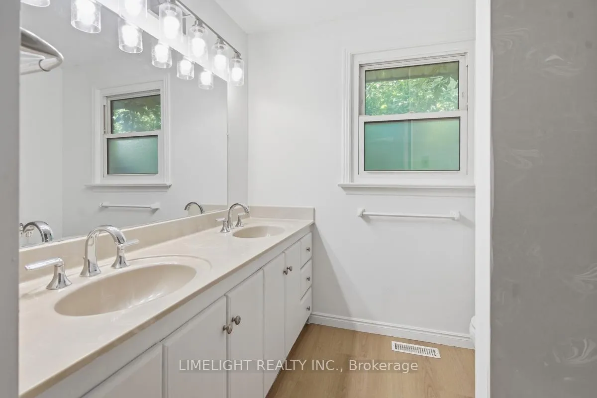 Photo 25 of 43 Cumberland Crescent, London, North G — HOMEH