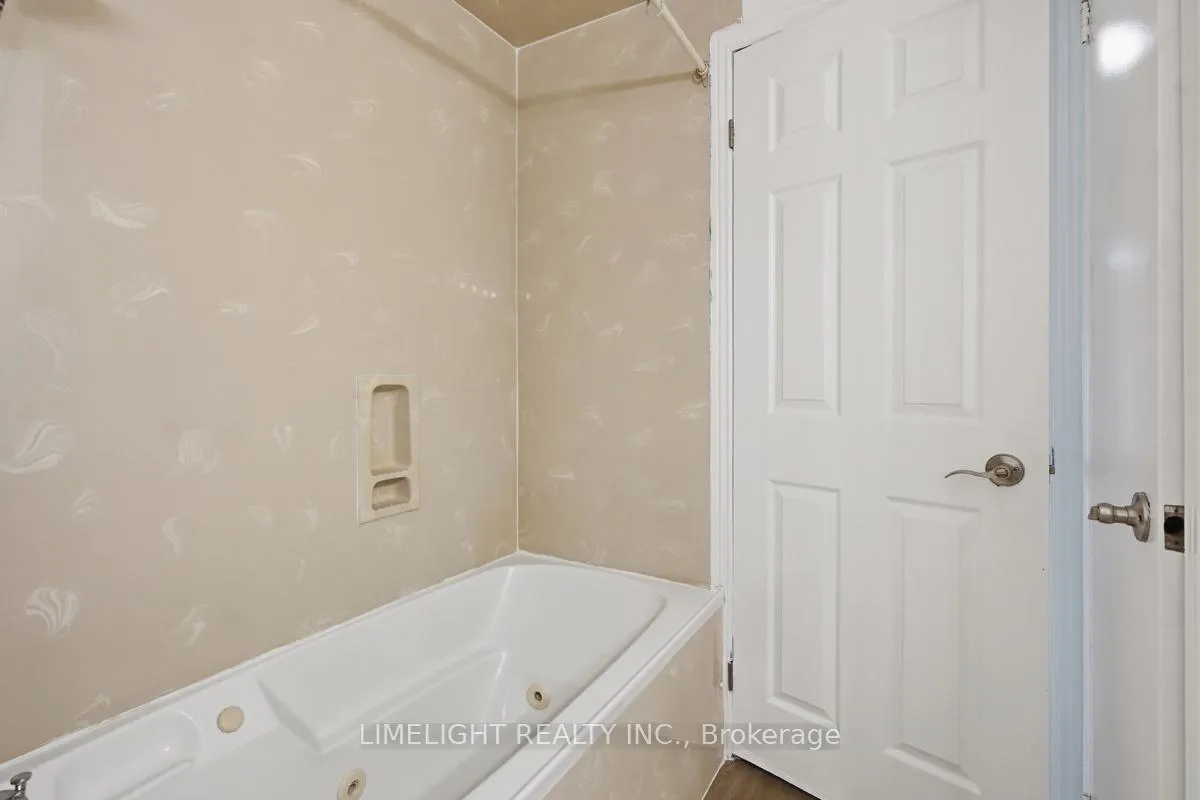 Photo 26 of 43 Cumberland Crescent, London, North G — HOMEH