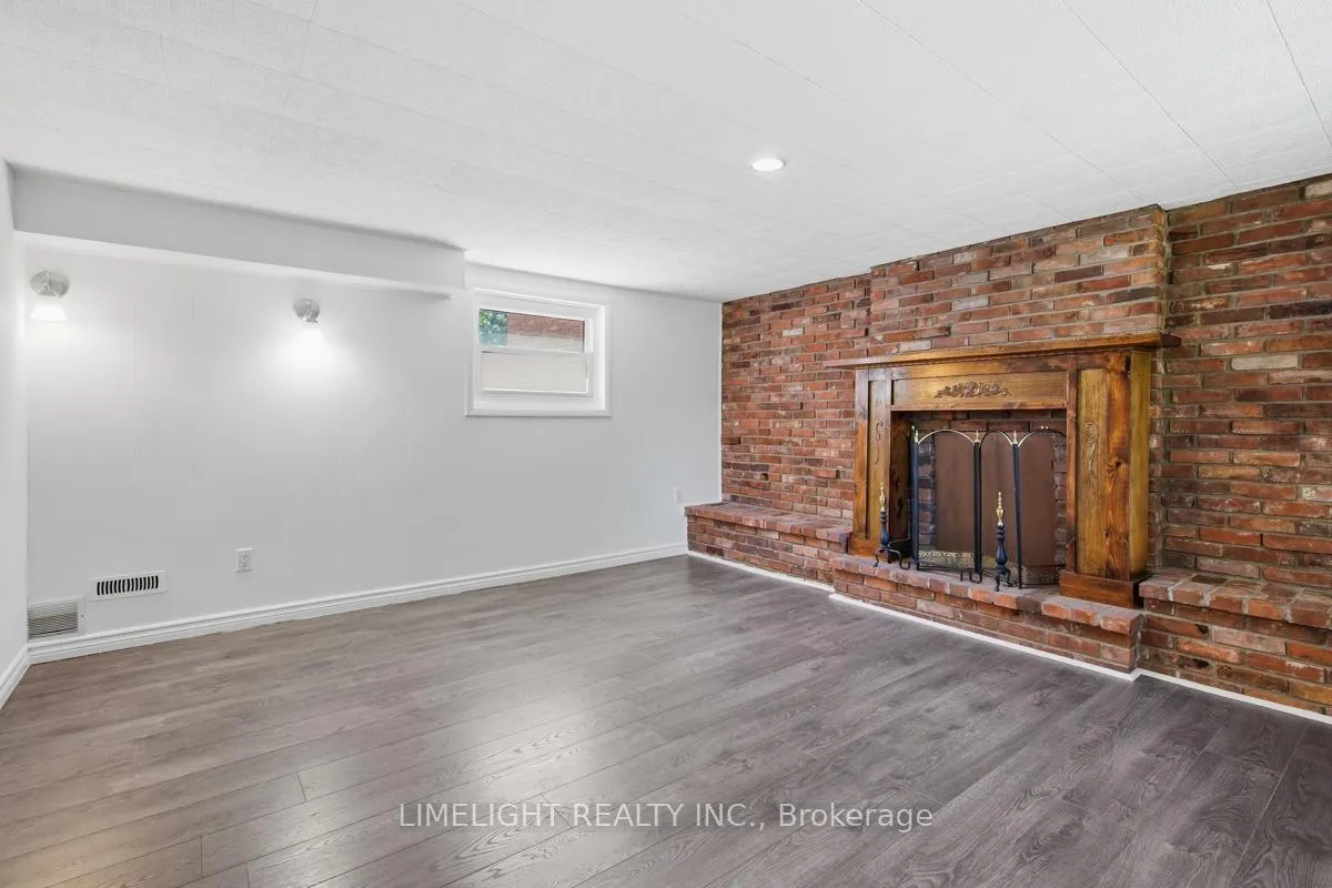Photo 27 of 43 Cumberland Crescent, London, North G — HOMEH