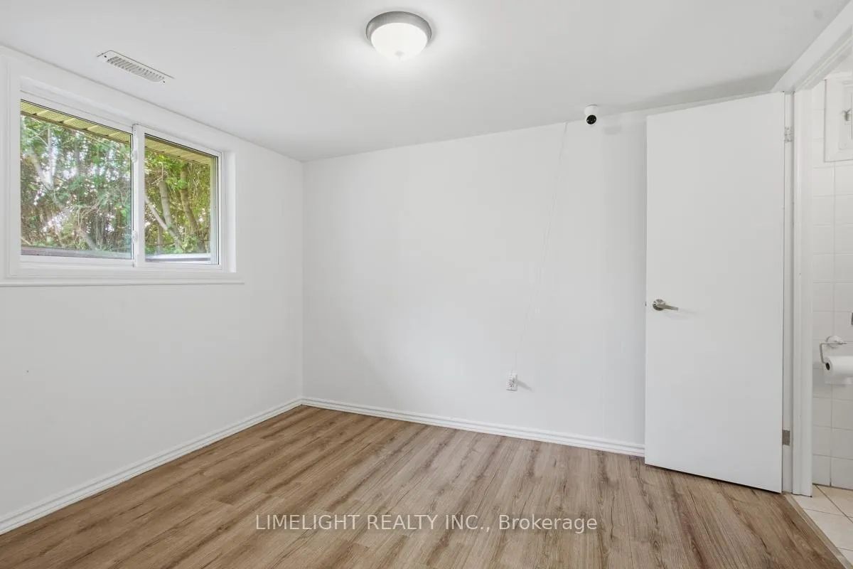 Photo 30 of 43 Cumberland Crescent, London, North G — HOMEH