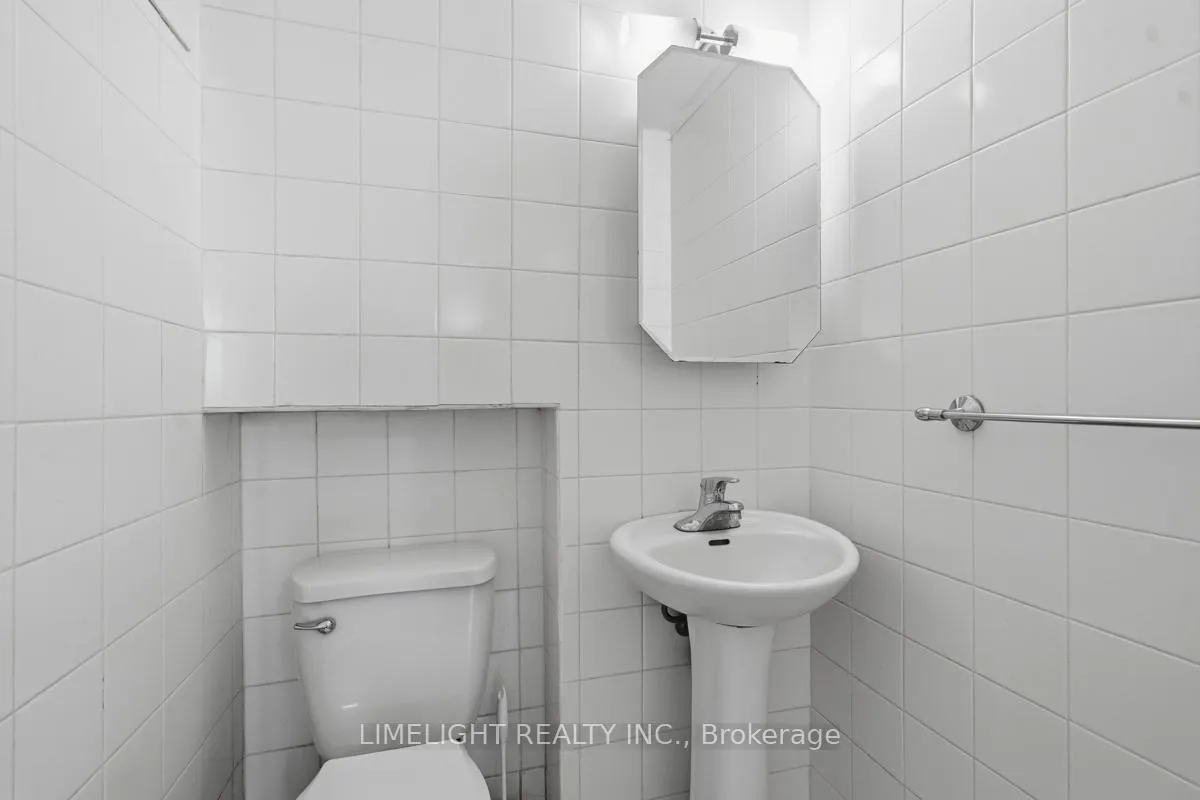 Photo 32 of 43 Cumberland Crescent, London, North G — HOMEH