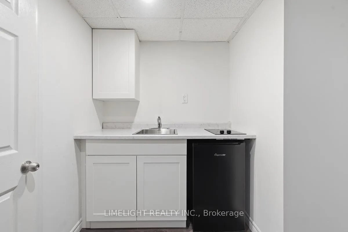 Photo 36 of 43 Cumberland Crescent, London, North G — HOMEH