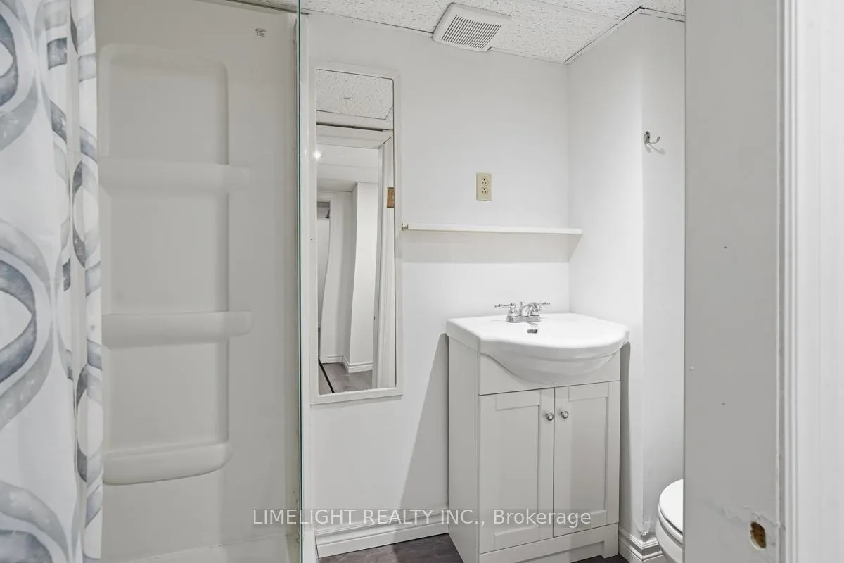 Photo 37 of 43 Cumberland Crescent, London, North G — HOMEH