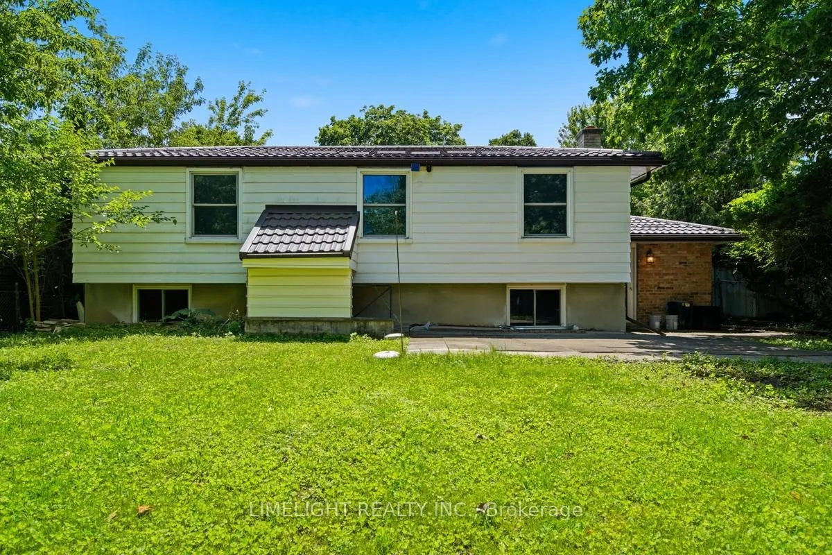 Photo 46 of 43 Cumberland Crescent, London, North G — HOMEH