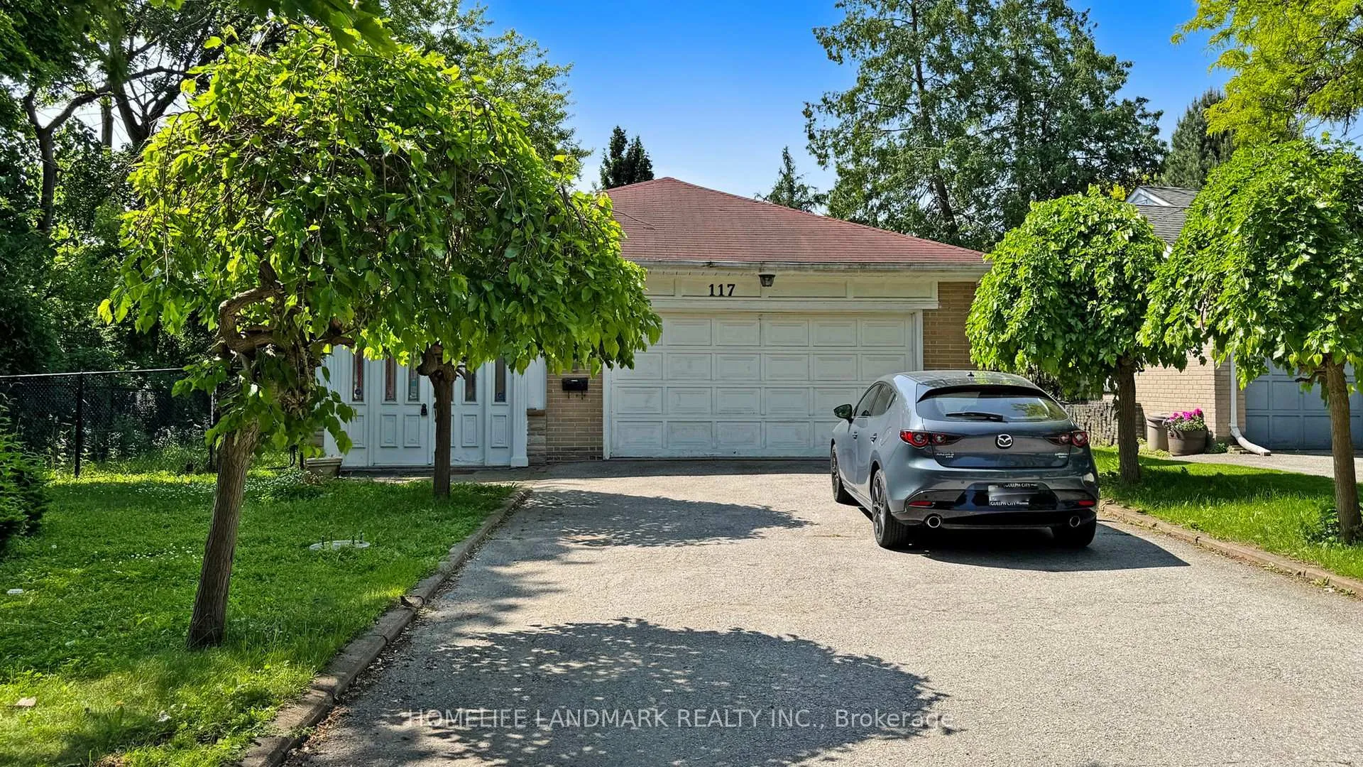 Photo 3 of 117 Arjay Crescent, North York, Bridle Path-Sunnybrook-York Mills — HOMEH