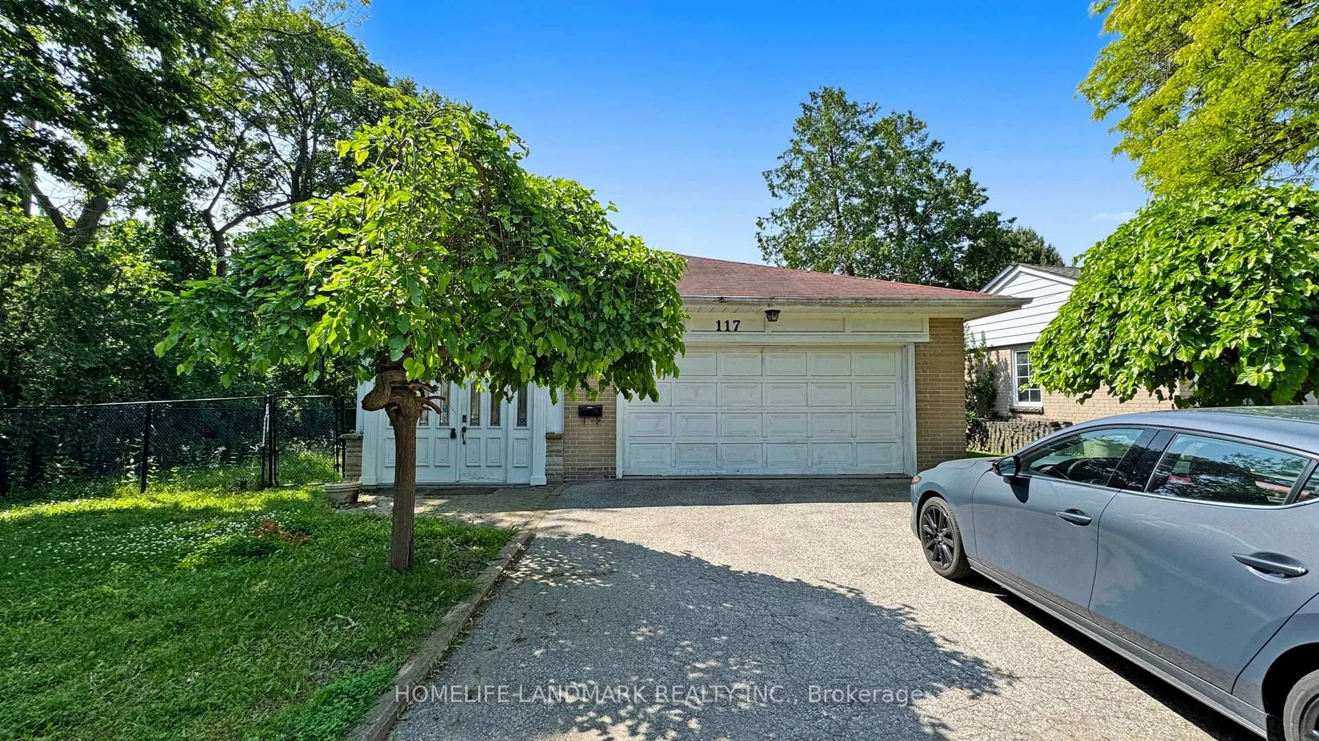 Photo 4 of 117 Arjay Crescent, North York, Bridle Path-Sunnybrook-York Mills — HOMEH
