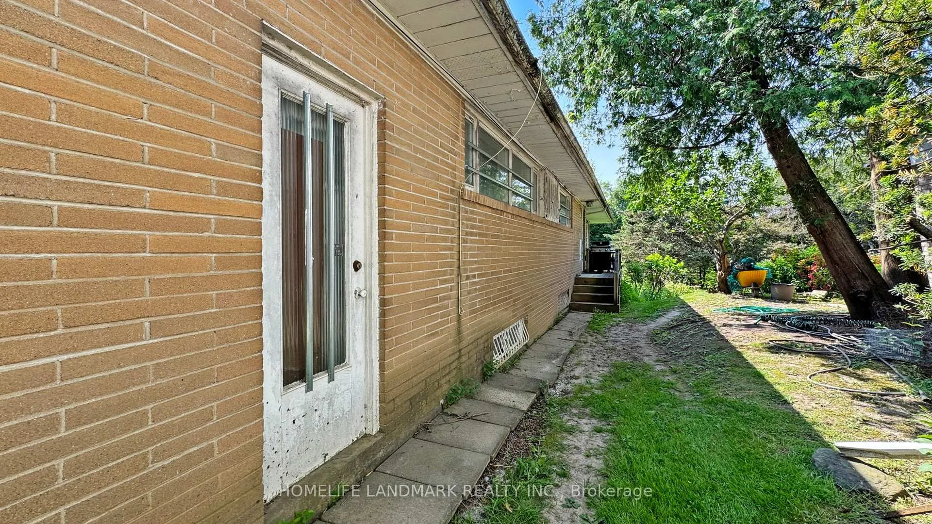 Photo 7 of 117 Arjay Crescent, North York, Bridle Path-Sunnybrook-York Mills — HOMEH