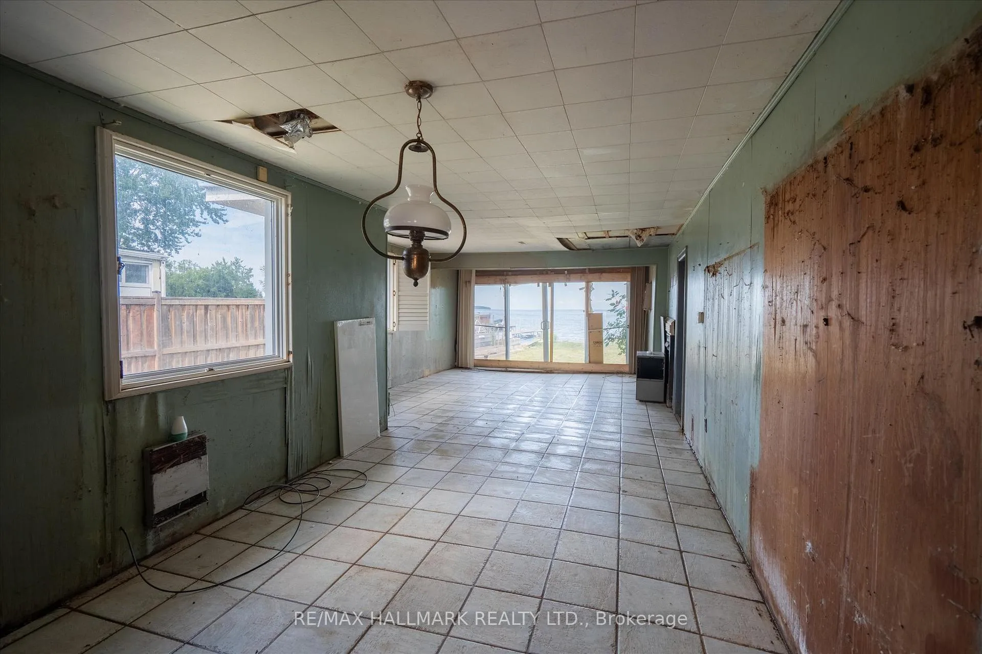 Photo 8 of 2329 Crystal Beach Road, Innisfil, Alcona — HOMEH