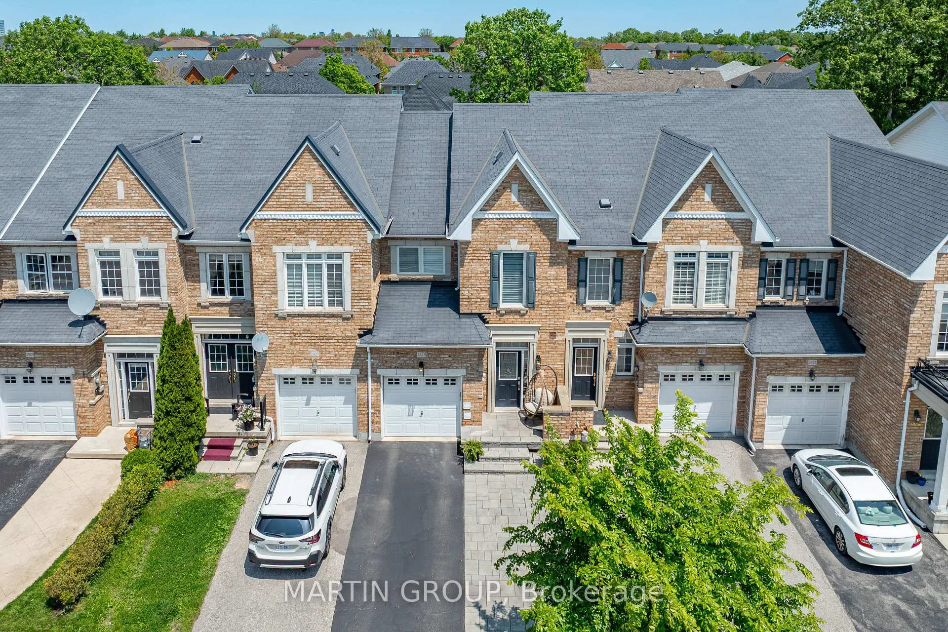 Photo 2 of 2425 Grand Oak Trail, Oakville, Westmount — HOMEH