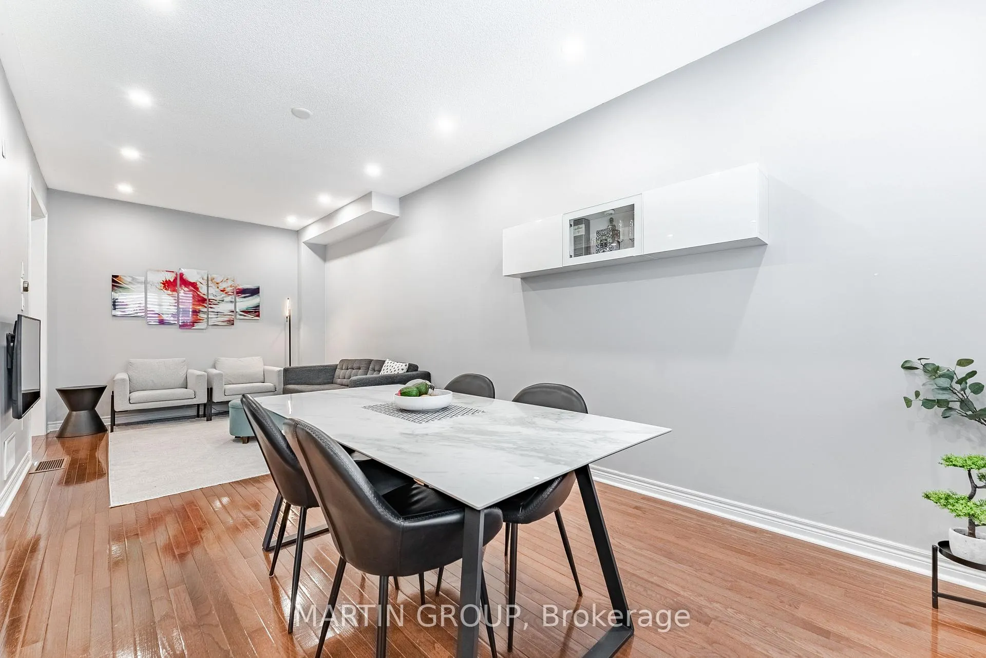 Photo 12 of 2425 Grand Oak Trail, Oakville, Westmount — HOMEH