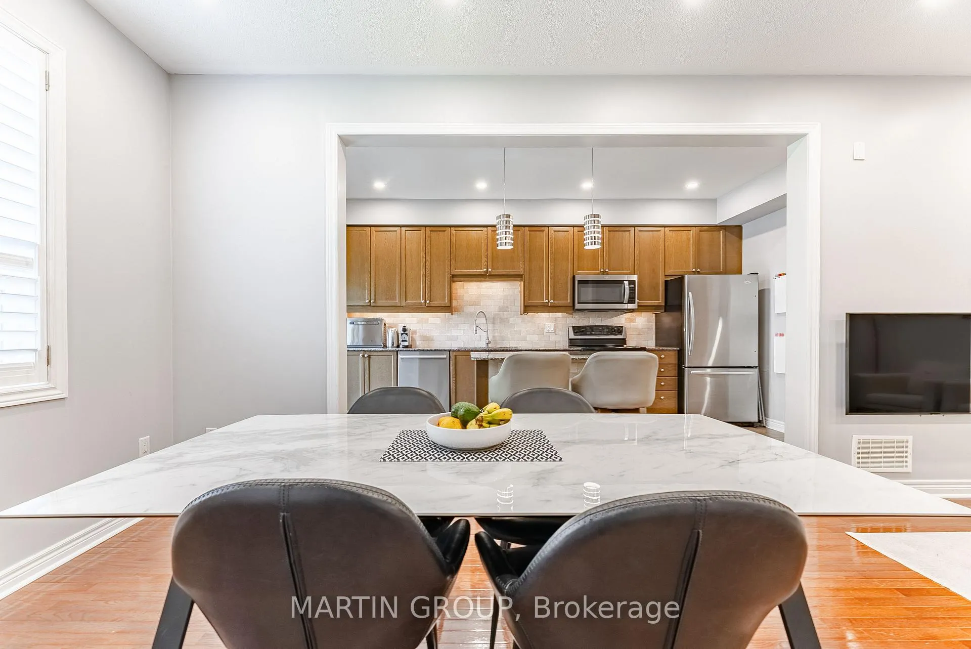 Photo 13 of 2425 Grand Oak Trail, Oakville, Westmount — HOMEH