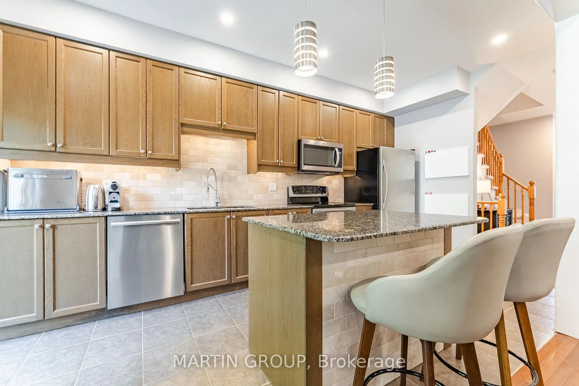 Photo 16 of 2425 Grand Oak Trail, Oakville, Westmount — HOMEH