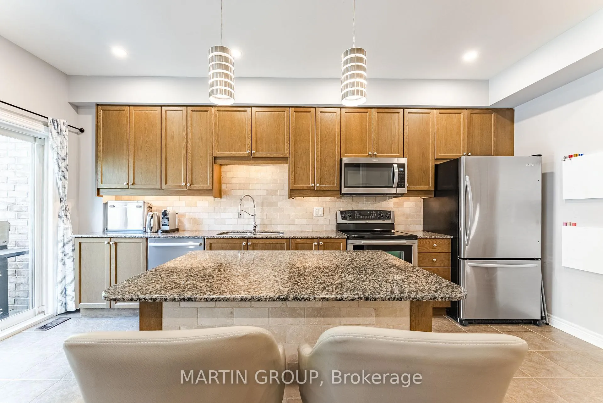 Photo 17 of 2425 Grand Oak Trail, Oakville, Westmount — HOMEH