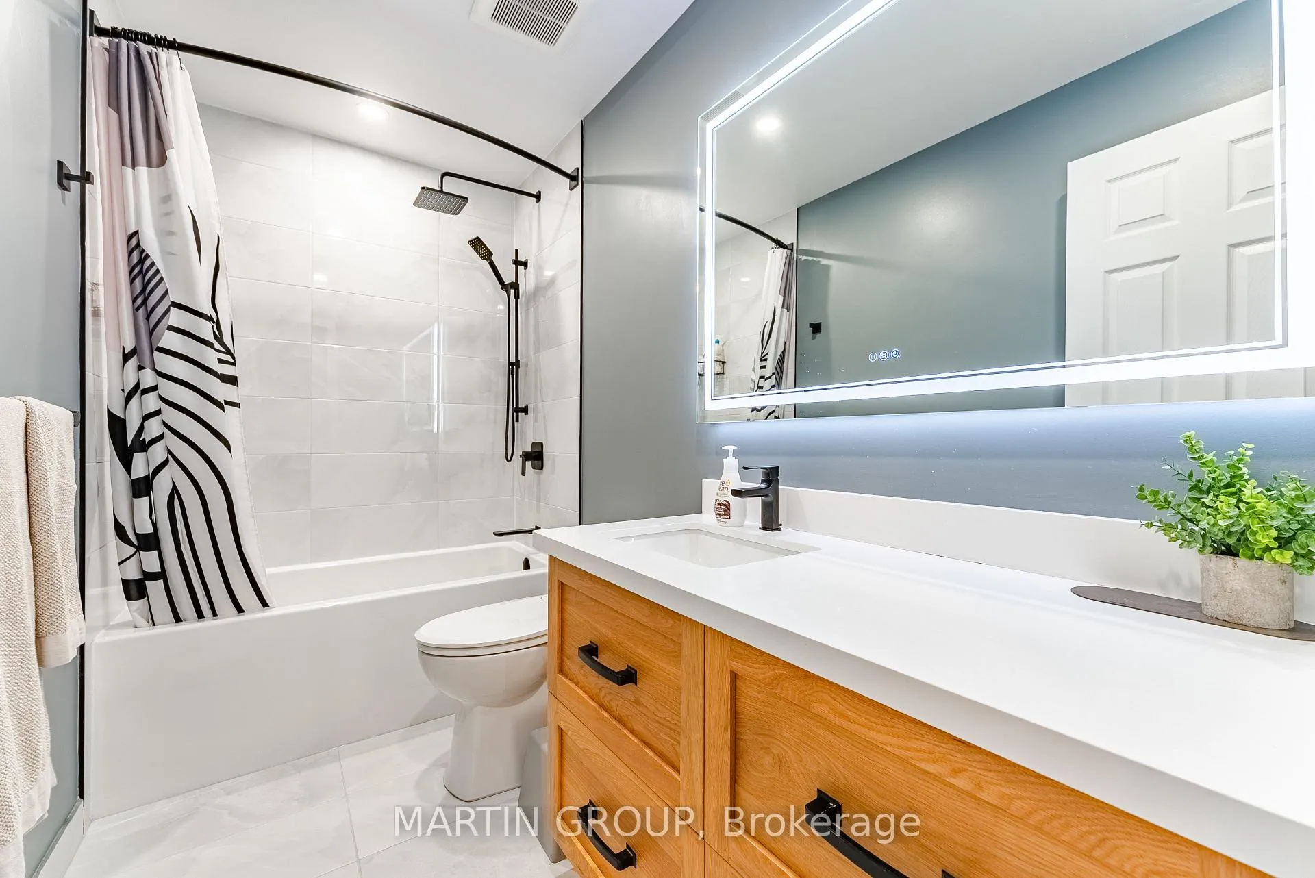 Photo 30 of 2425 Grand Oak Trail, Oakville, Westmount — HOMEH