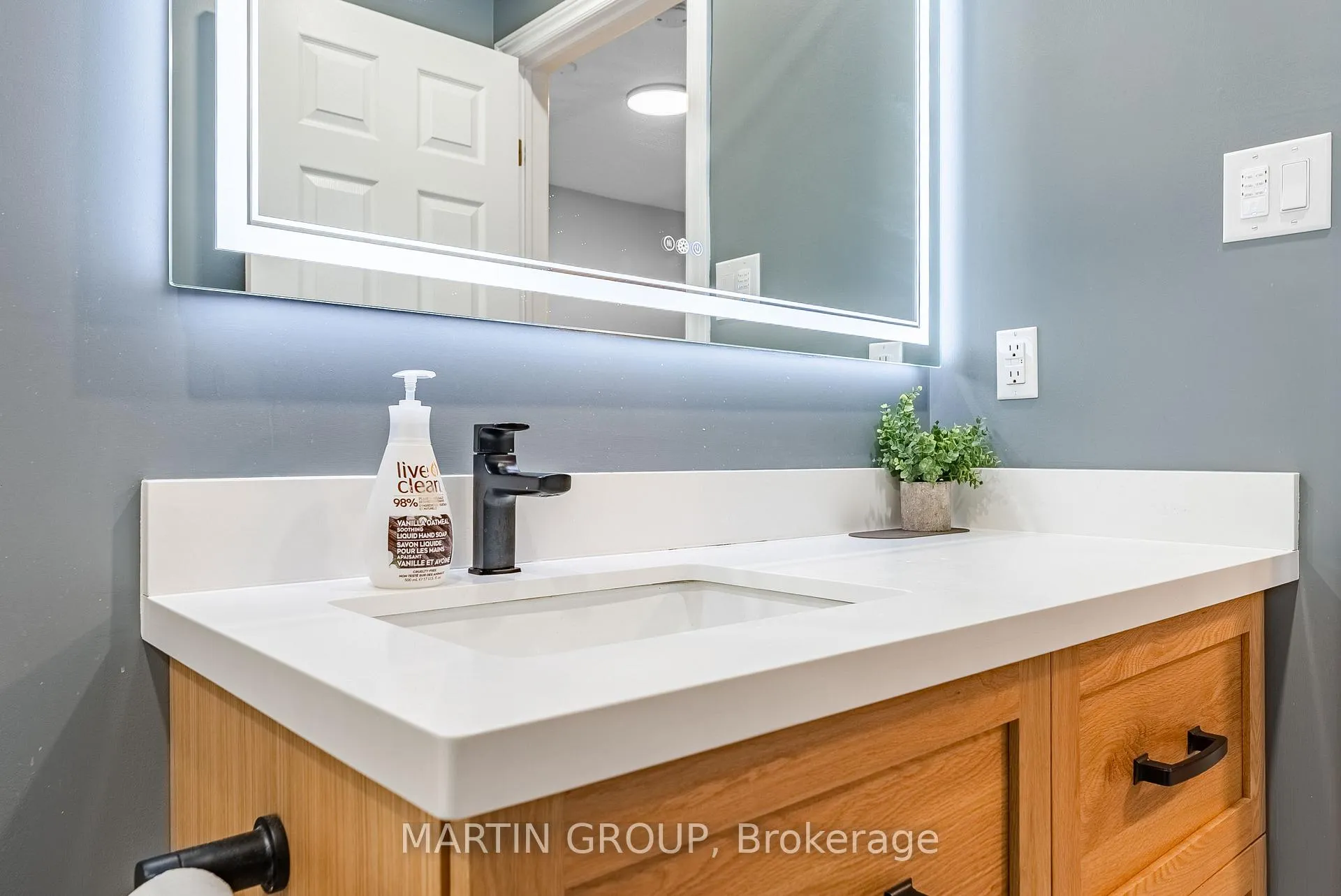 Photo 31 of 2425 Grand Oak Trail, Oakville, Westmount — HOMEH