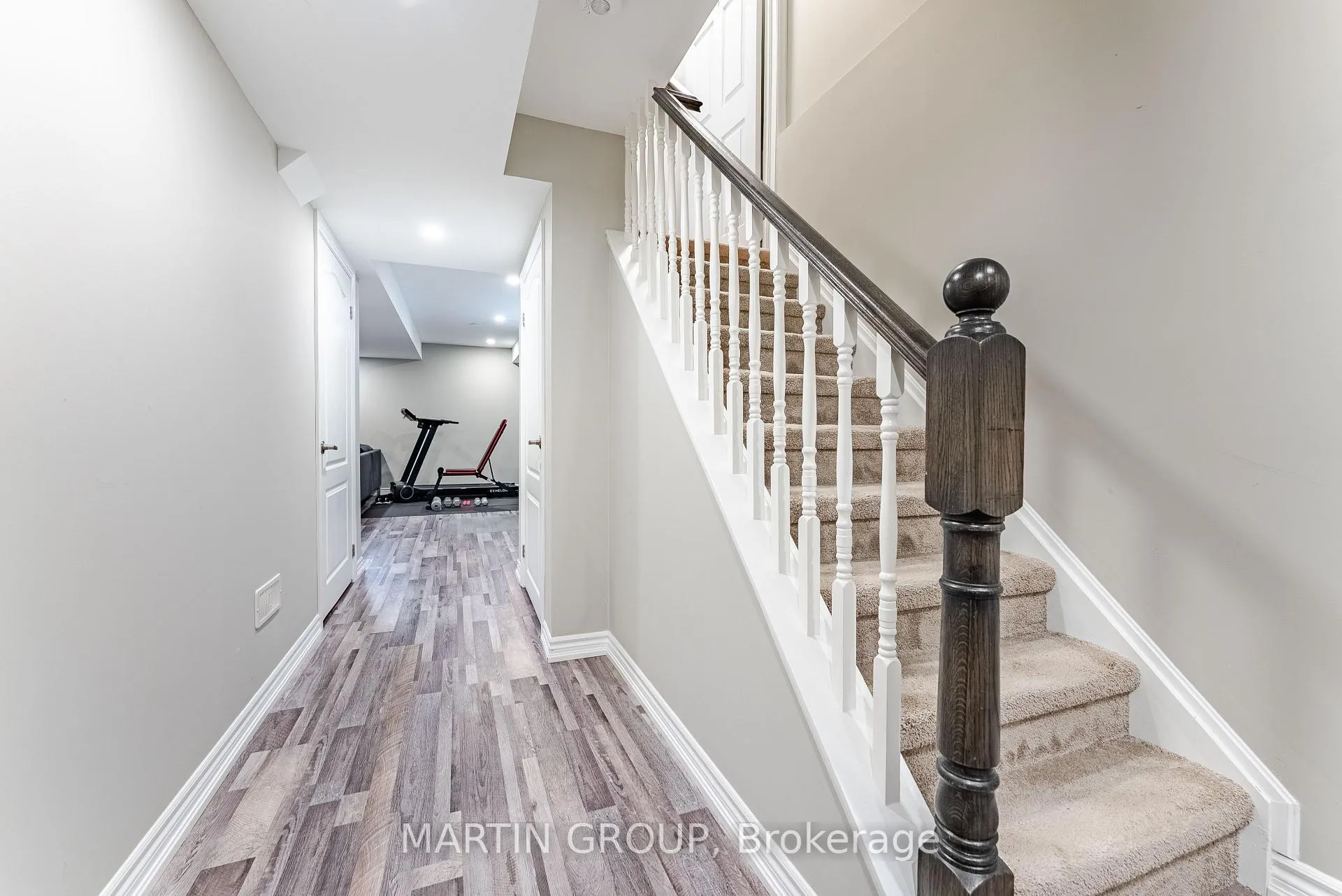 Photo 32 of 2425 Grand Oak Trail, Oakville, Westmount — HOMEH