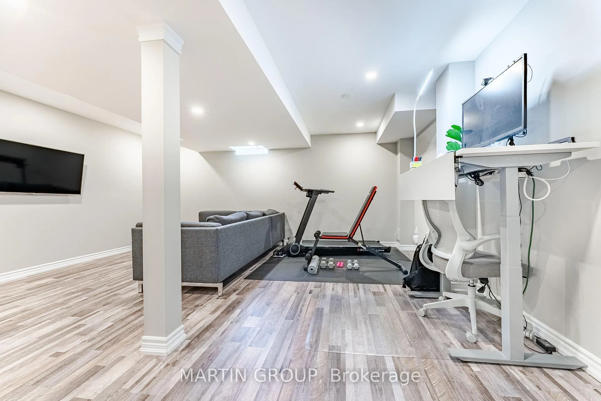Photo 33 of 2425 Grand Oak Trail, Oakville, Westmount — HOMEH