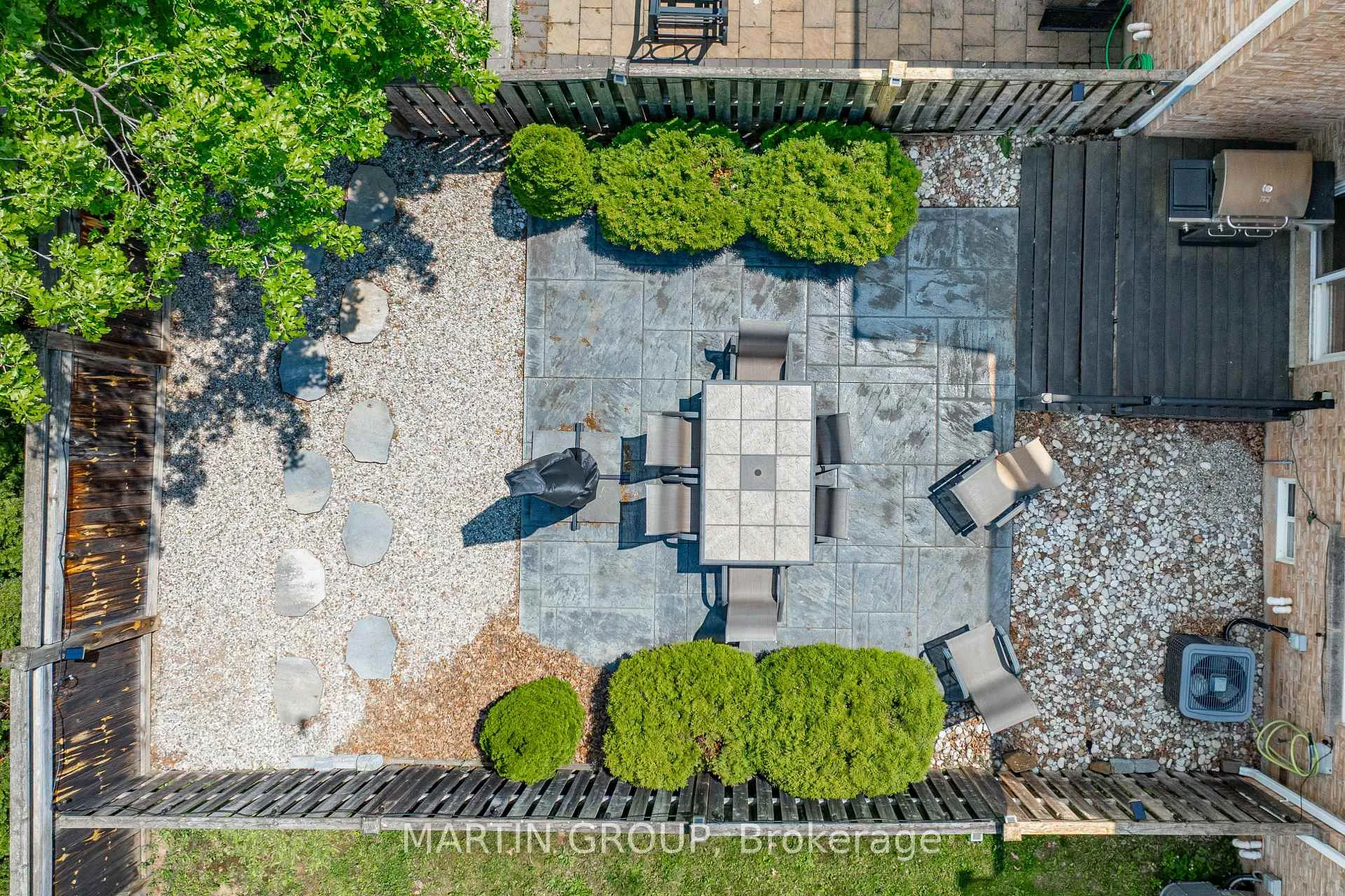 Photo 38 of 2425 Grand Oak Trail, Oakville, Westmount — HOMEH