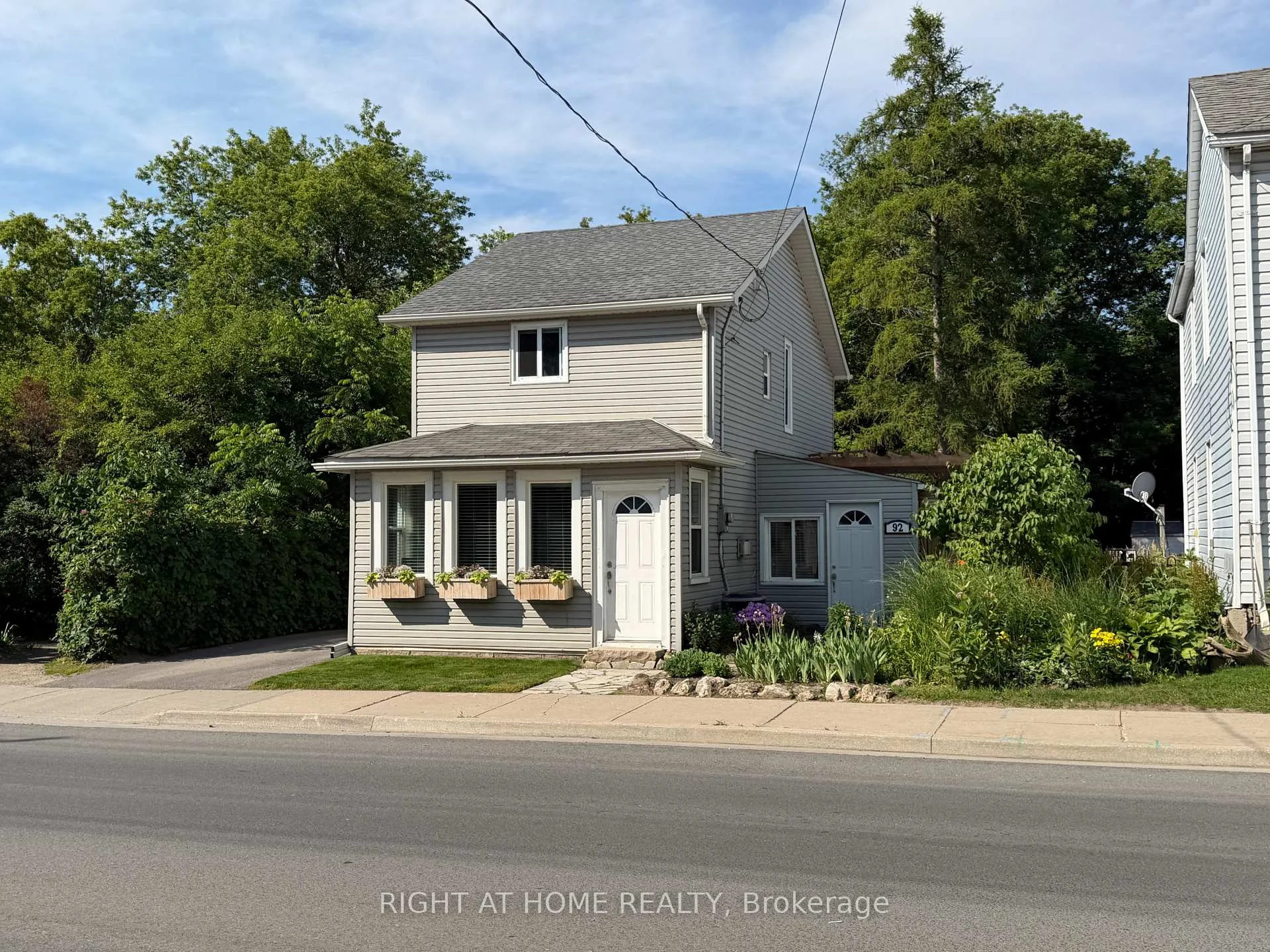 Photo 1 of 92 Main Street N, Halton Hills, Acton — HOMEH