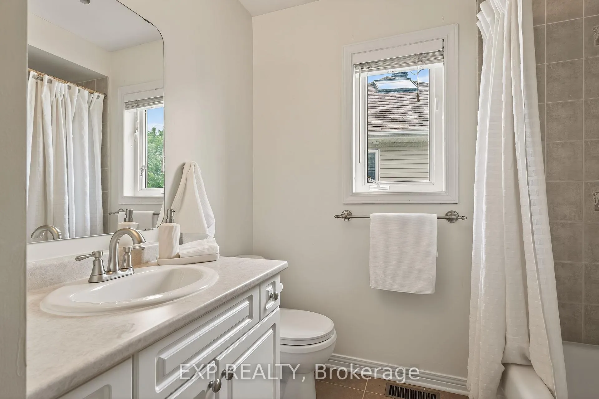 Photo 36 of 57 Rivergreen Crescent, Ottawa, Kanata - Bridlewood — HOMEH