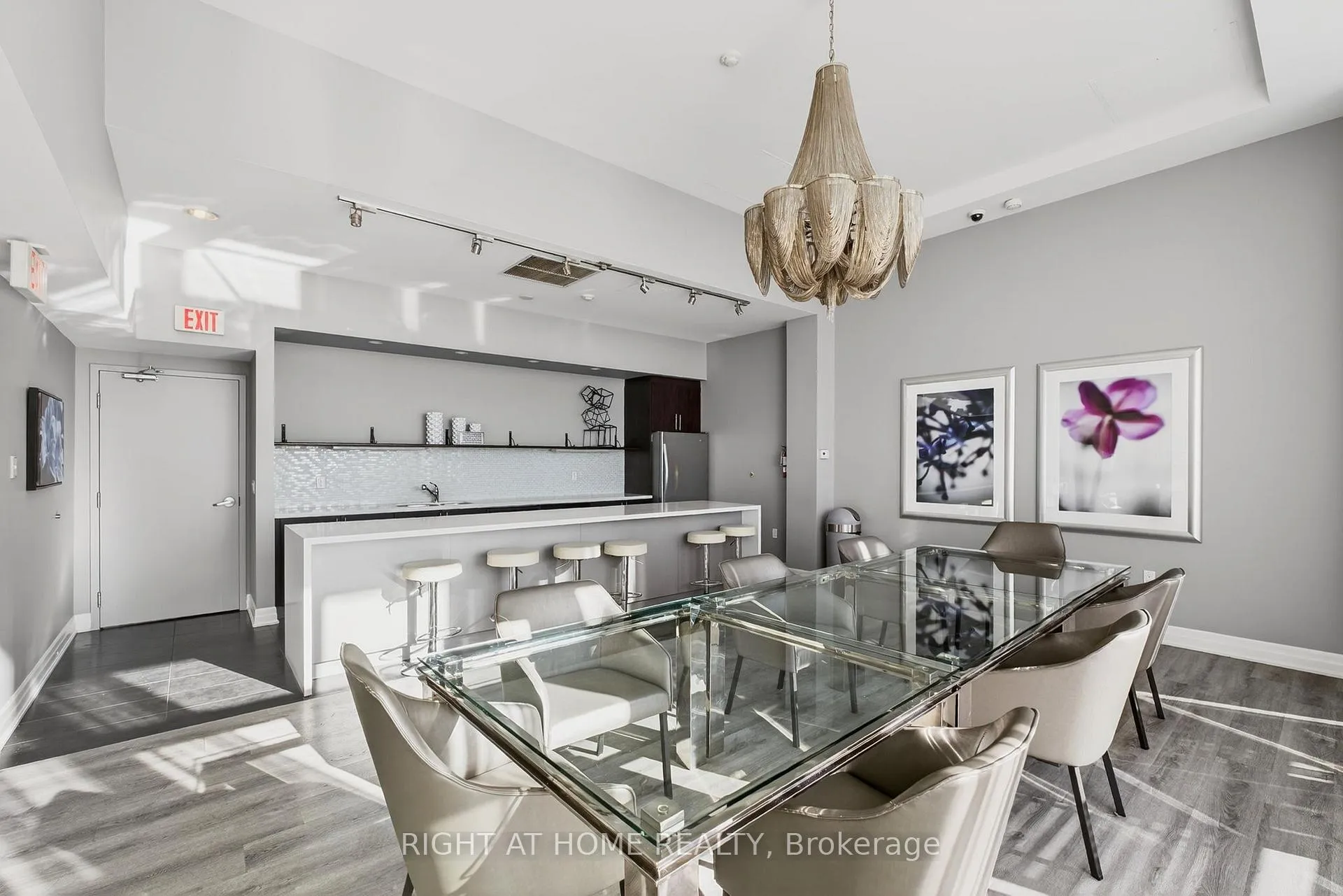 Photo 23 of 9 Bastion Street, Toronto, Niagara — HOMEH