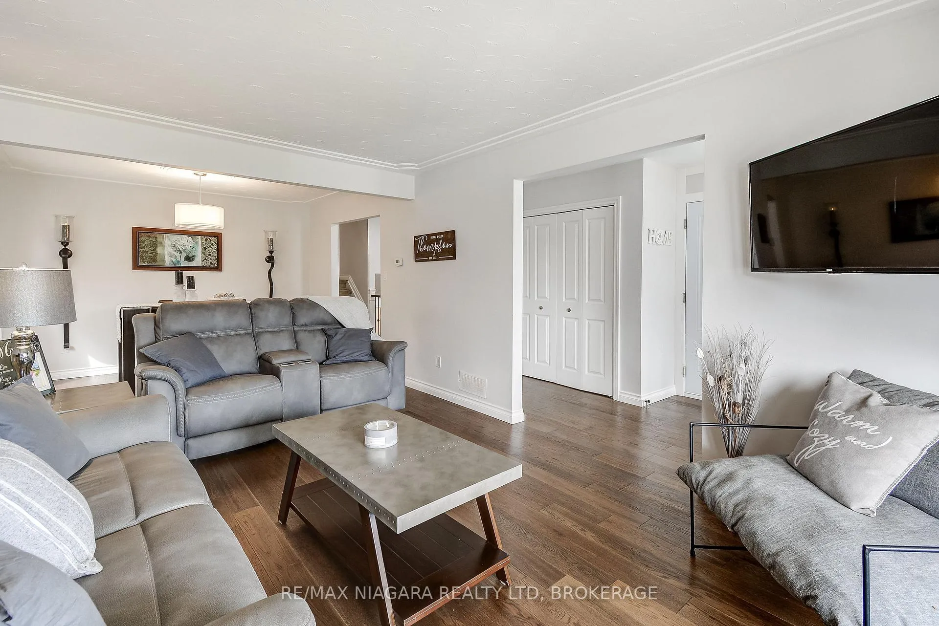 Photo 8 of 104 Whiteoak Crescent, Welland, N. Welland — HOMEH