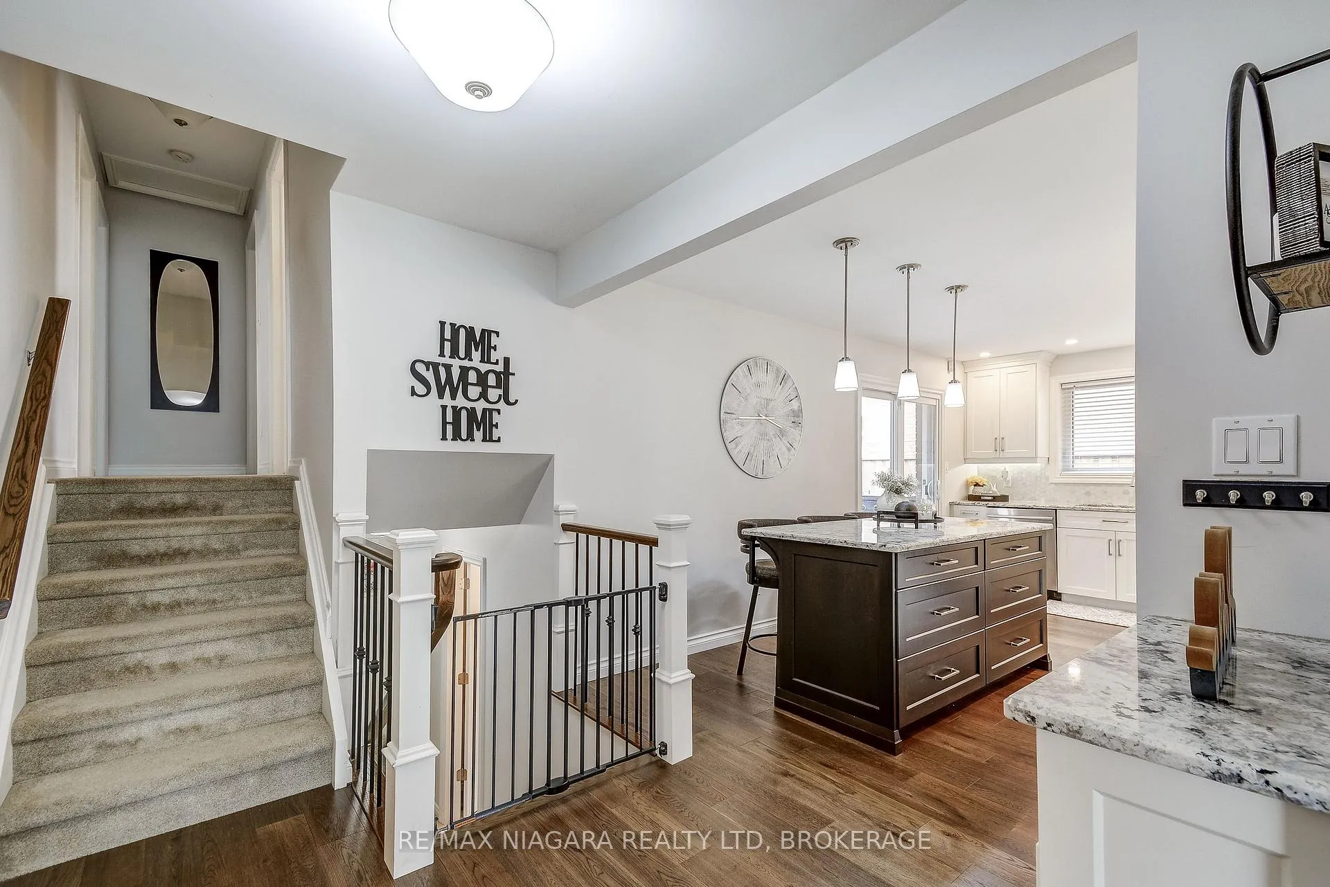Photo 9 of 104 Whiteoak Crescent, Welland, N. Welland — HOMEH