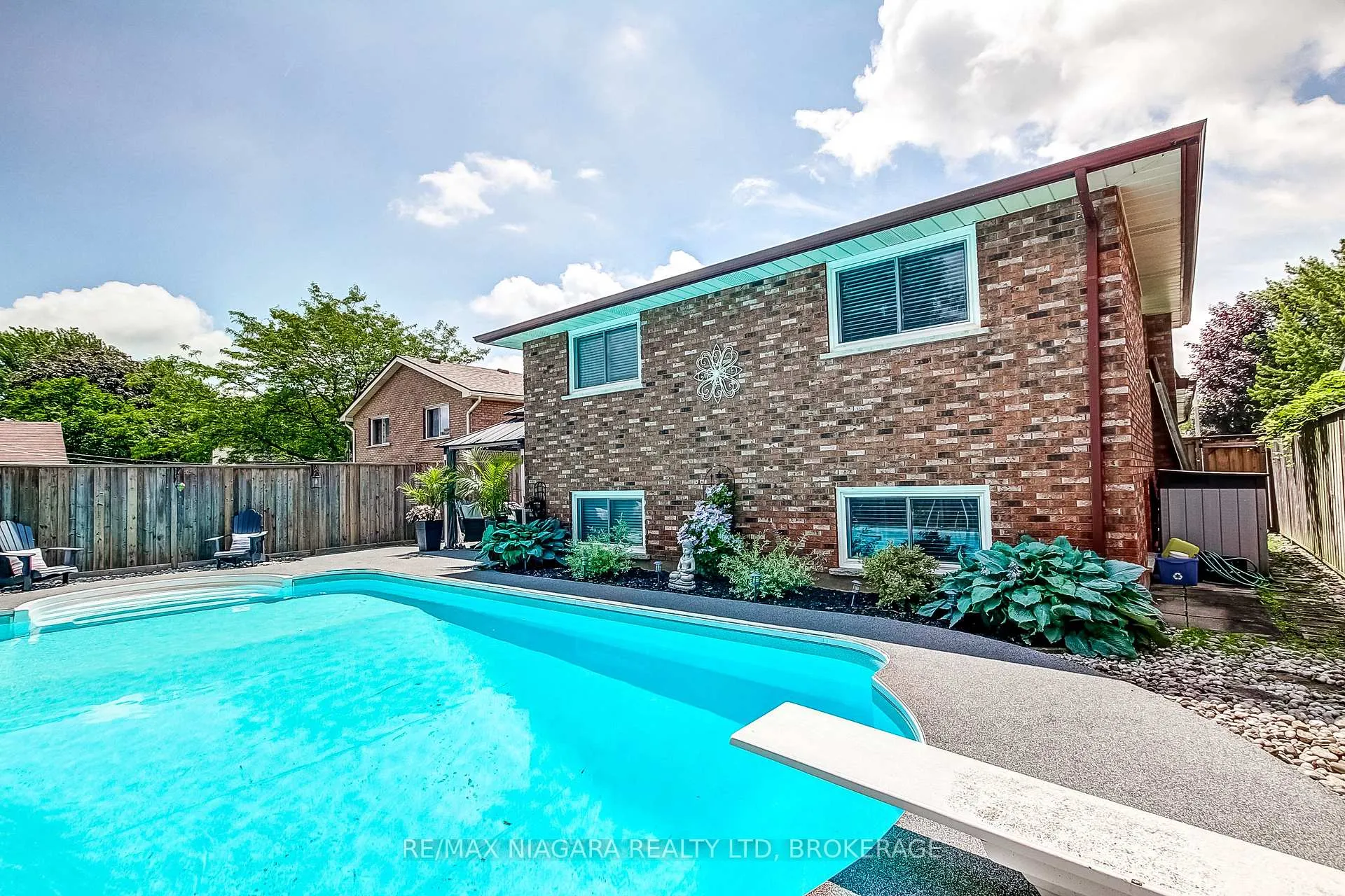 Photo 28 of 104 Whiteoak Crescent, Welland, N. Welland — HOMEH