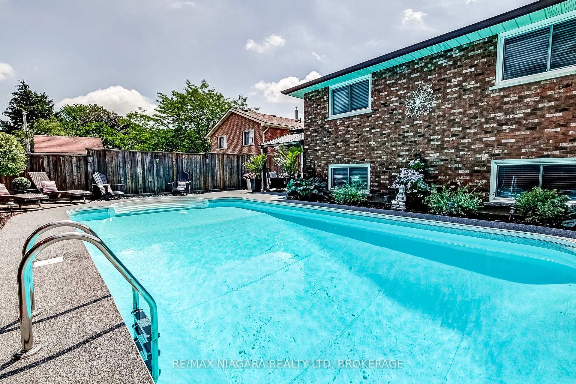 Photo 29 of 104 Whiteoak Crescent, Welland, N. Welland — HOMEH