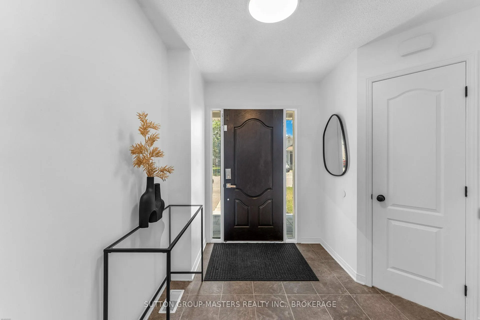 Photo 4 of 1521 Crimson Crescent, Kingston, City Northwest — HOMEH