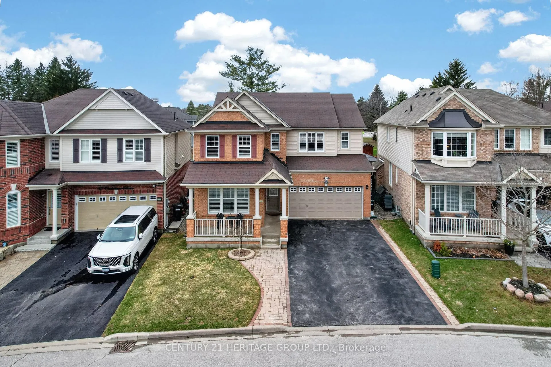Photo 3 of 35 Paddison Place, New Tecumseth, Alliston — HOMEH