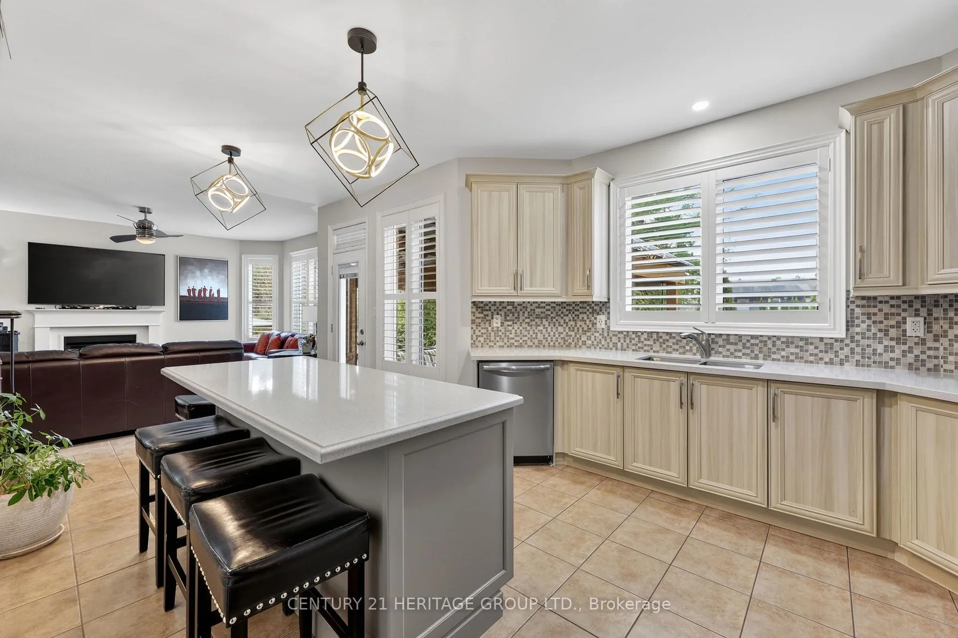 Photo 13 of 35 Paddison Place, New Tecumseth, Alliston — HOMEH