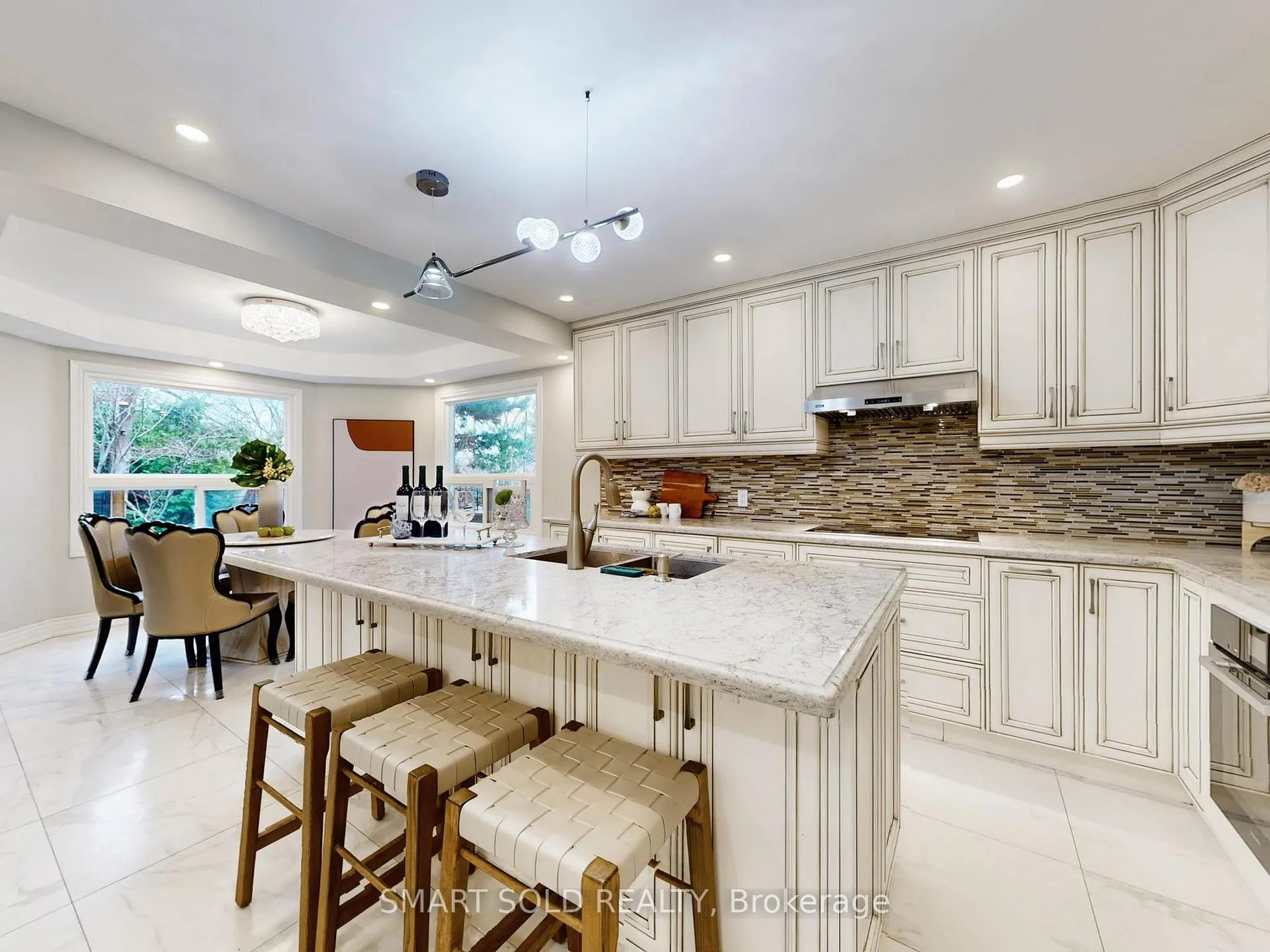 Photo 8 of 24 Normandy Crescent, Richmond Hill, Harding — HOMEH