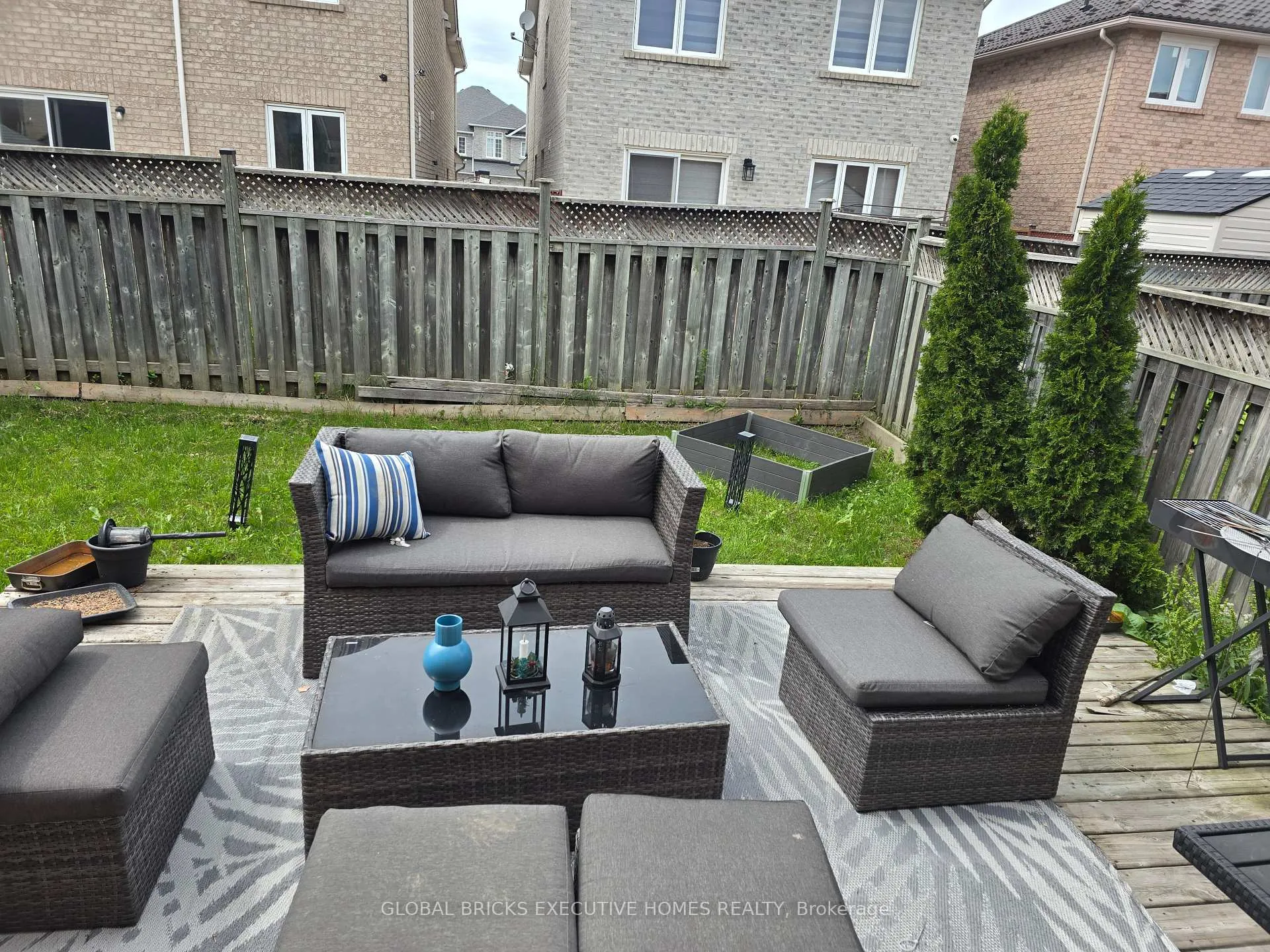 Photo 2 of 17 Mannel Crescent, Brampton, Fletcher's West — HOMEH