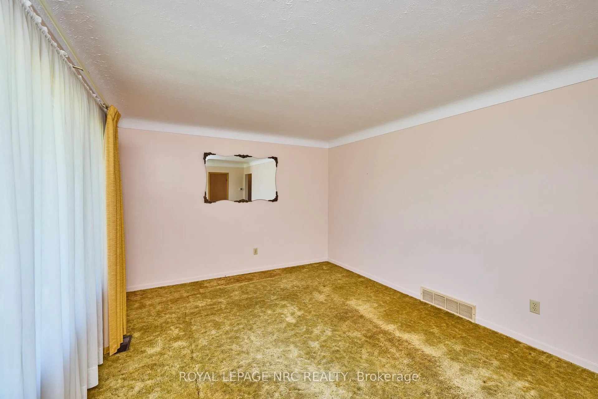 Photo 14 of 519 Alan Avenue, Welland, Prince Charles — HOMEH