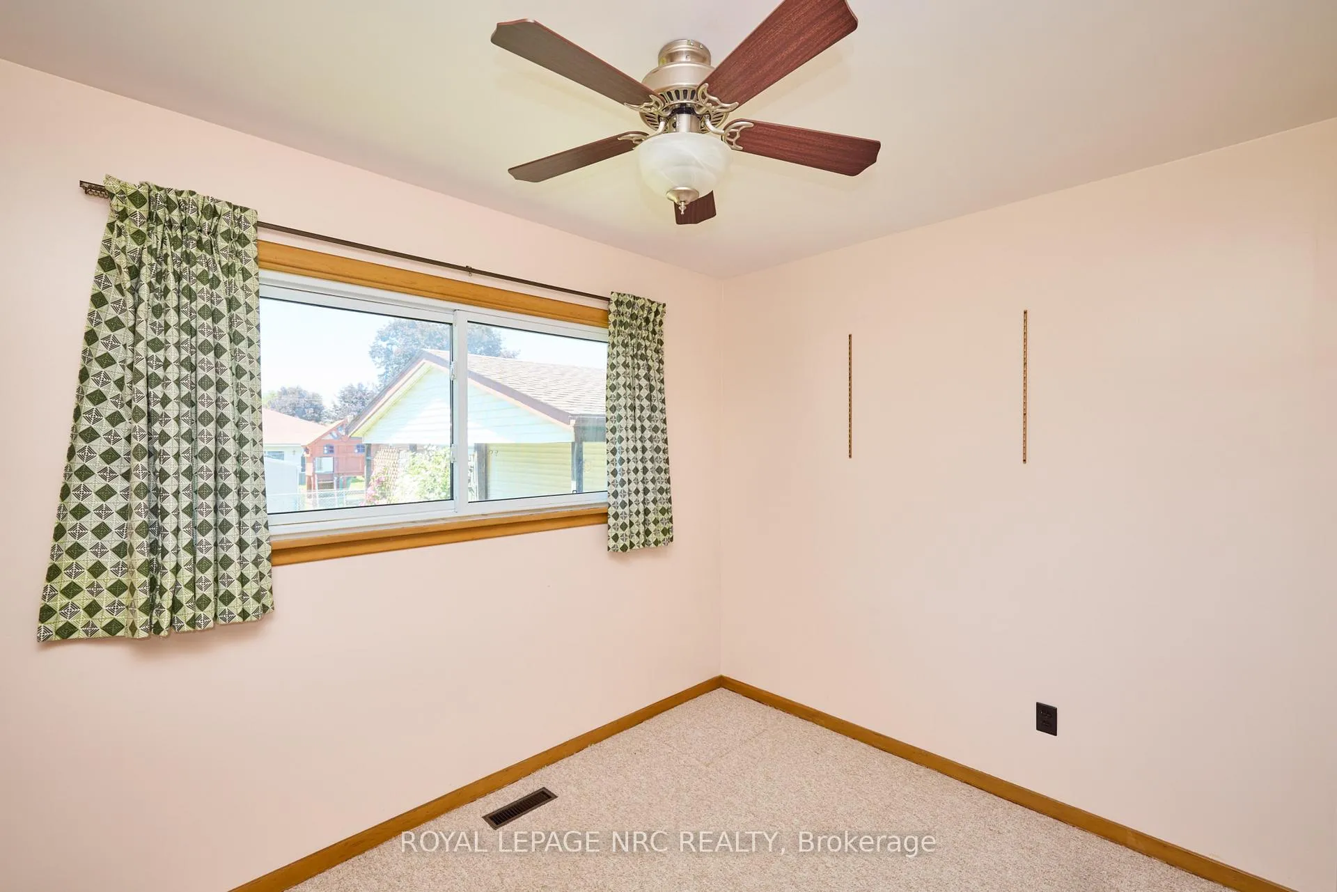 Photo 28 of 519 Alan Avenue, Welland, Prince Charles — HOMEH