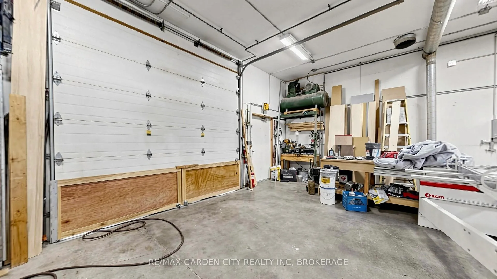 Photo 13 of 6022 11th Line, Essa, Thornton — HOMEH