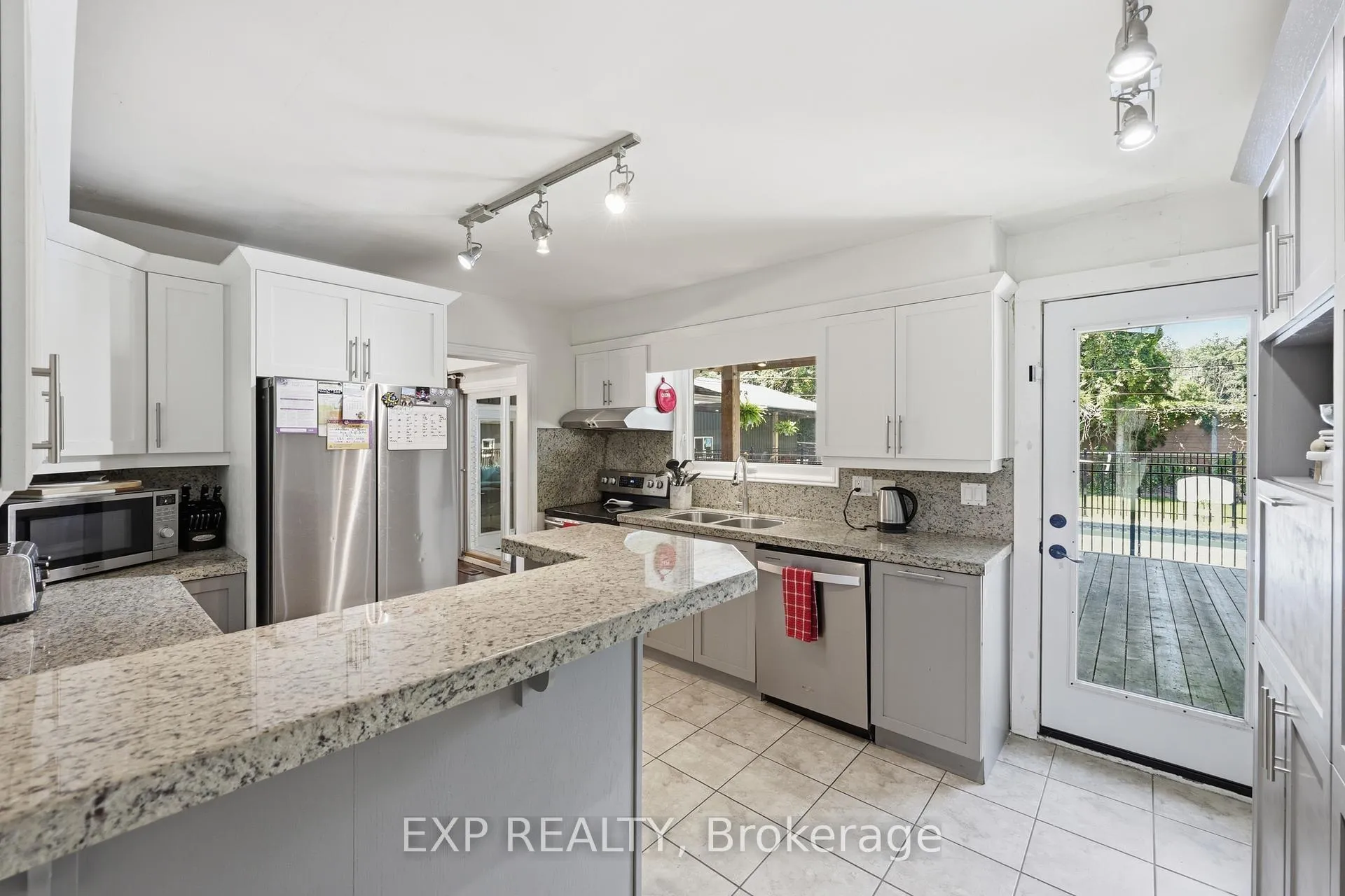 Photo 16 of 282 Harmony Road, Hamilton, Meadowlands — HOMEH