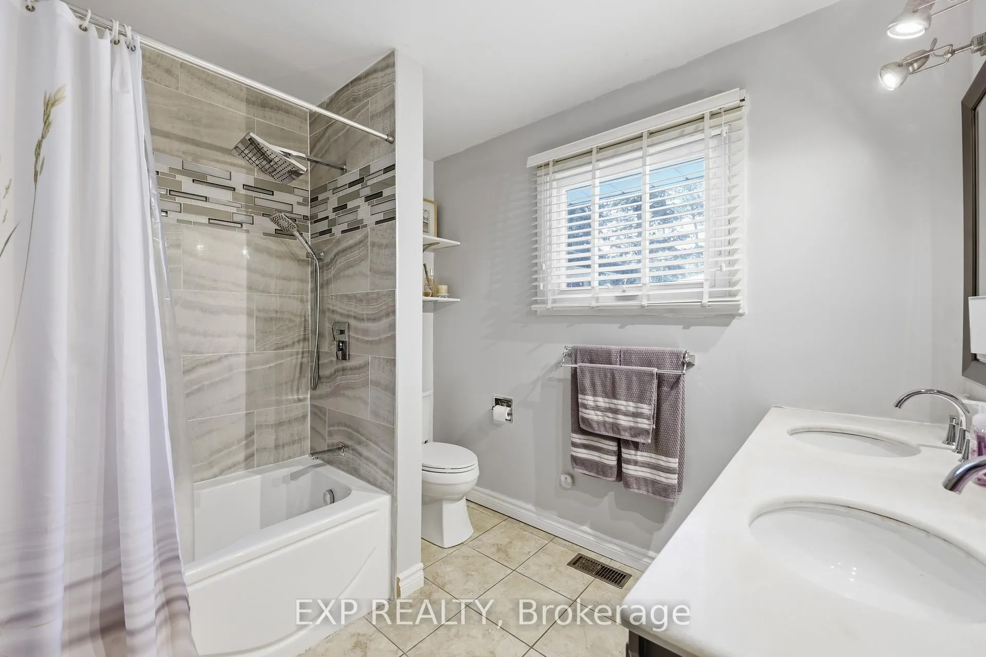 Photo 24 of 282 Harmony Road, Hamilton, Meadowlands — HOMEH