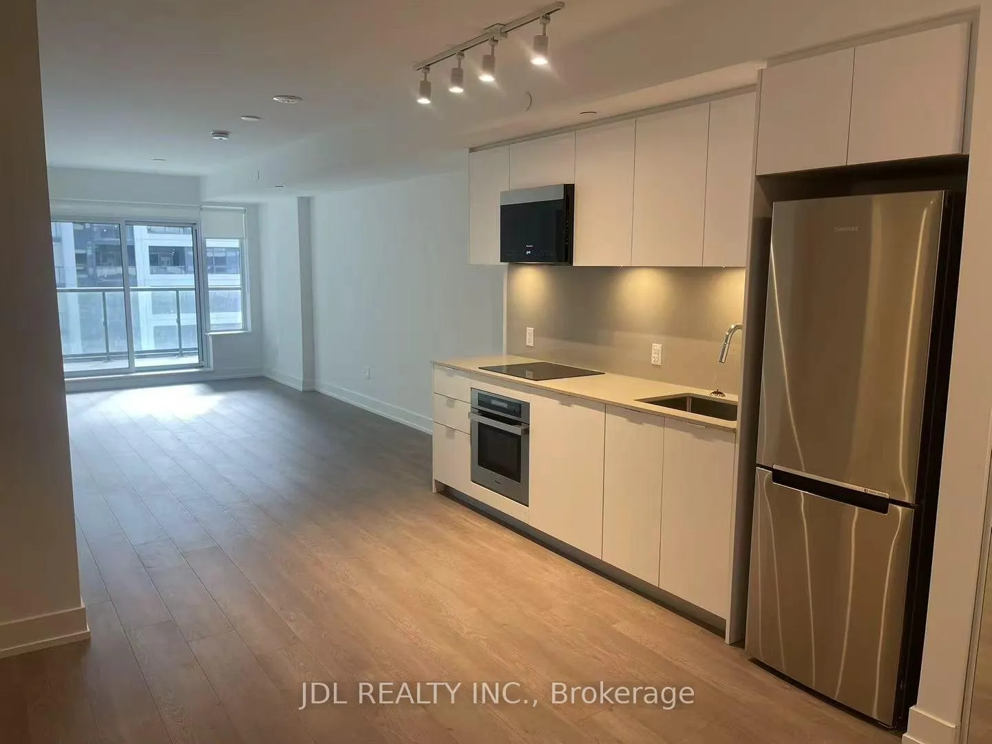 Photo 3 of Unit 802, 9 Clegg Road, Markham, Unionville — HOMEH