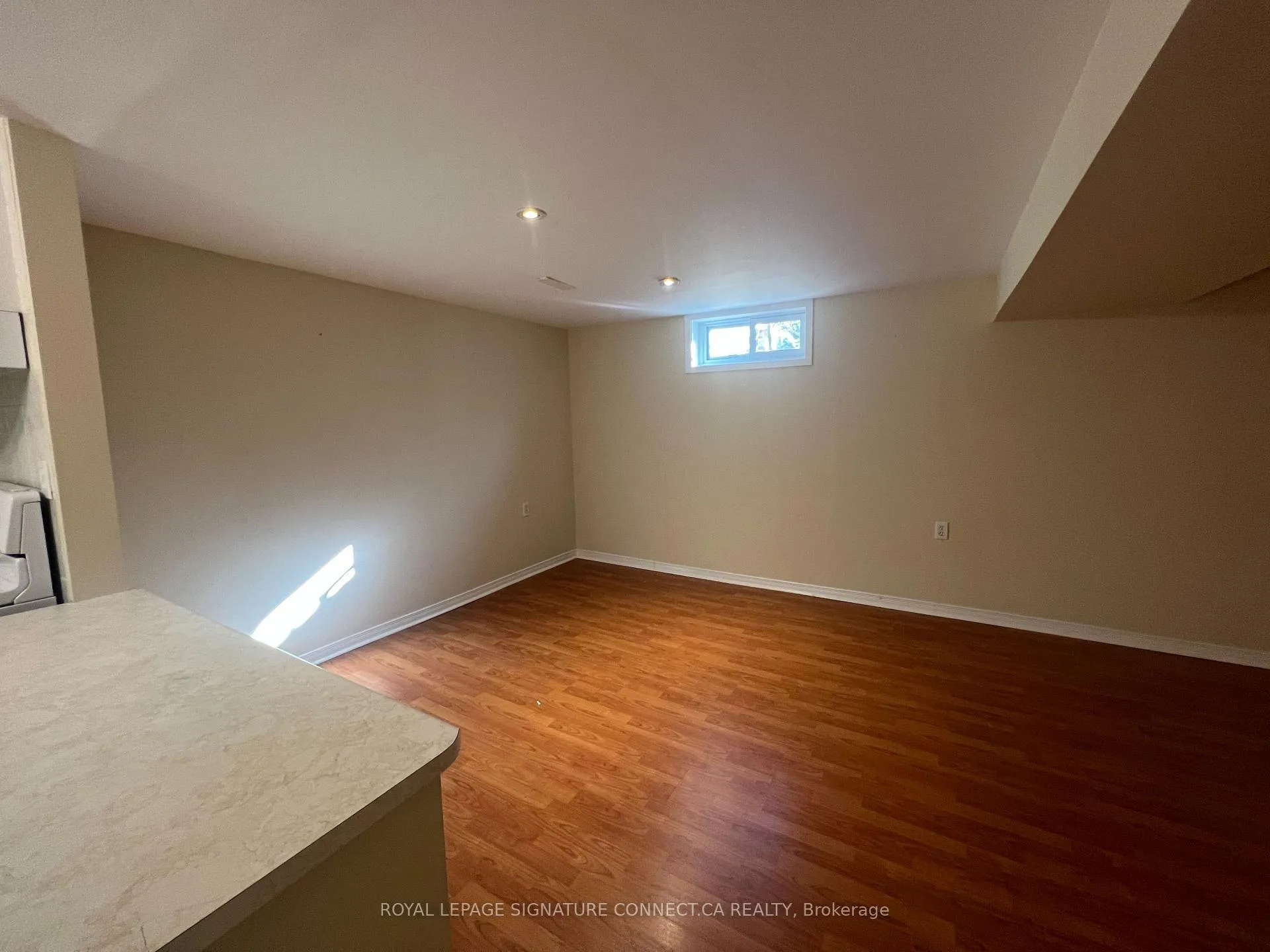 Photo 7 of Unit Bsmt, 897 Marinet Crescent, Pickering, West Shore — HOMEH