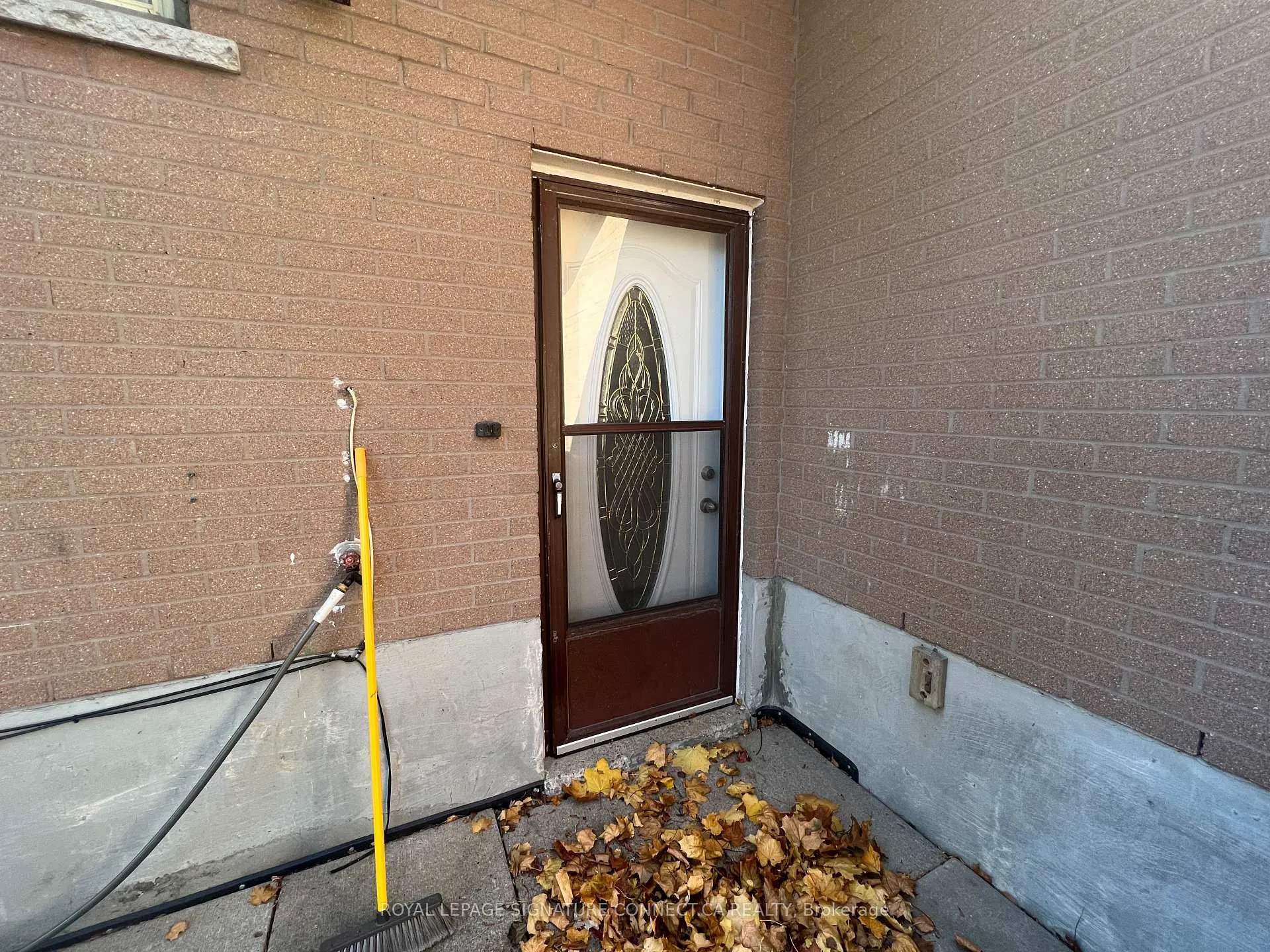 Photo 15 of Unit Bsmt, 897 Marinet Crescent, Pickering, West Shore — HOMEH