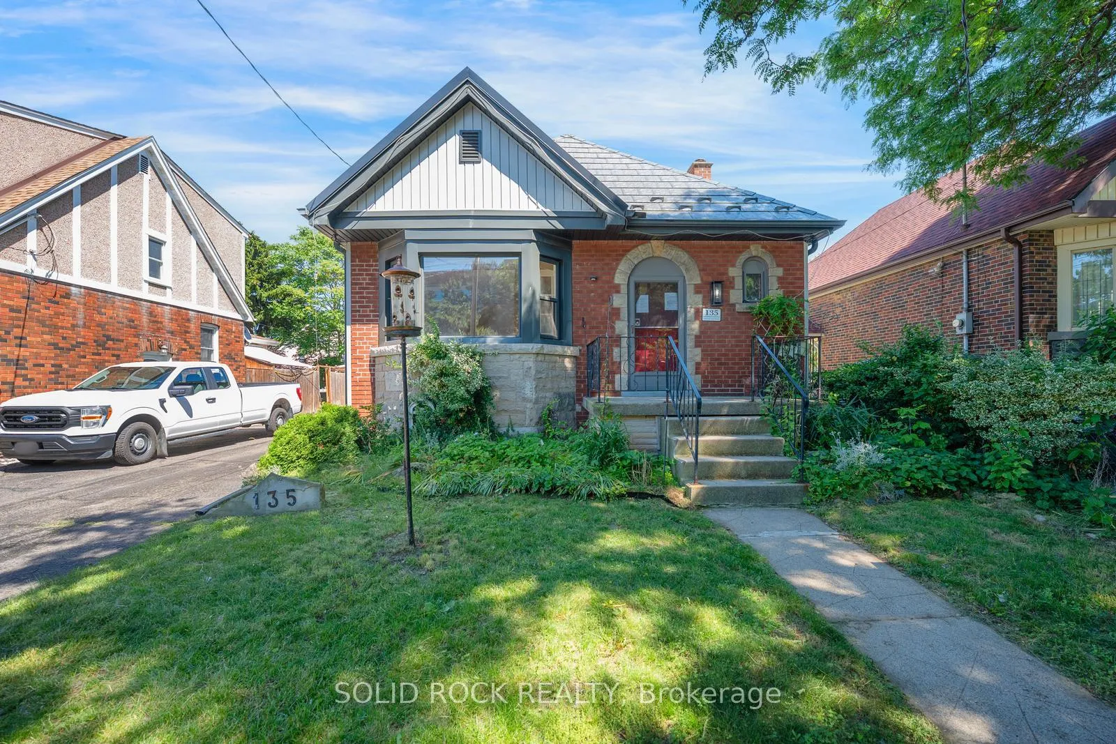 Photo 1 of 135 Wexford Avenue S, Hamilton, Delta — HOMEH