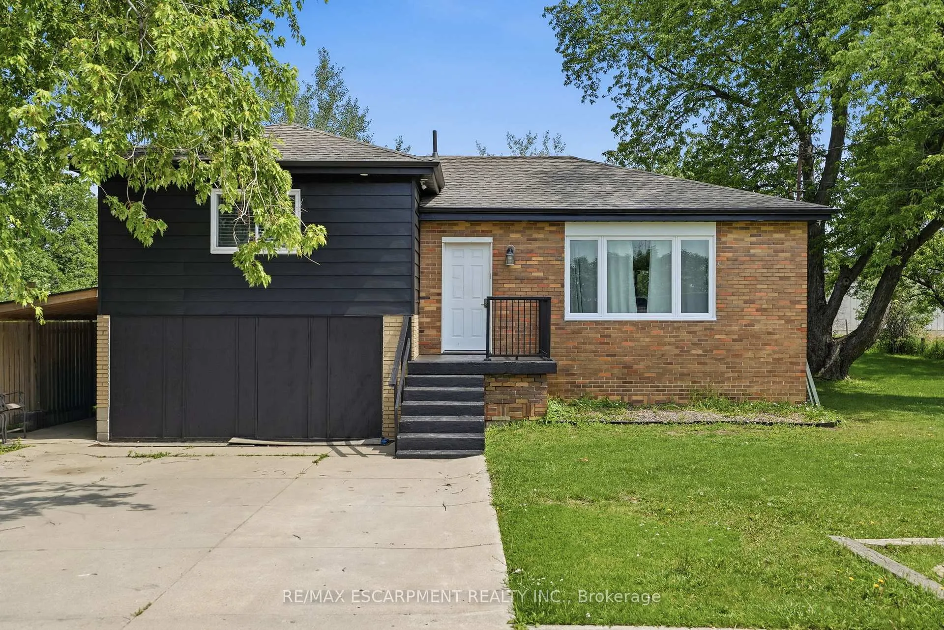 Photo 1 of 293 #20 Regional Road, Hamilton, Rural Glanbrook — HOMEH