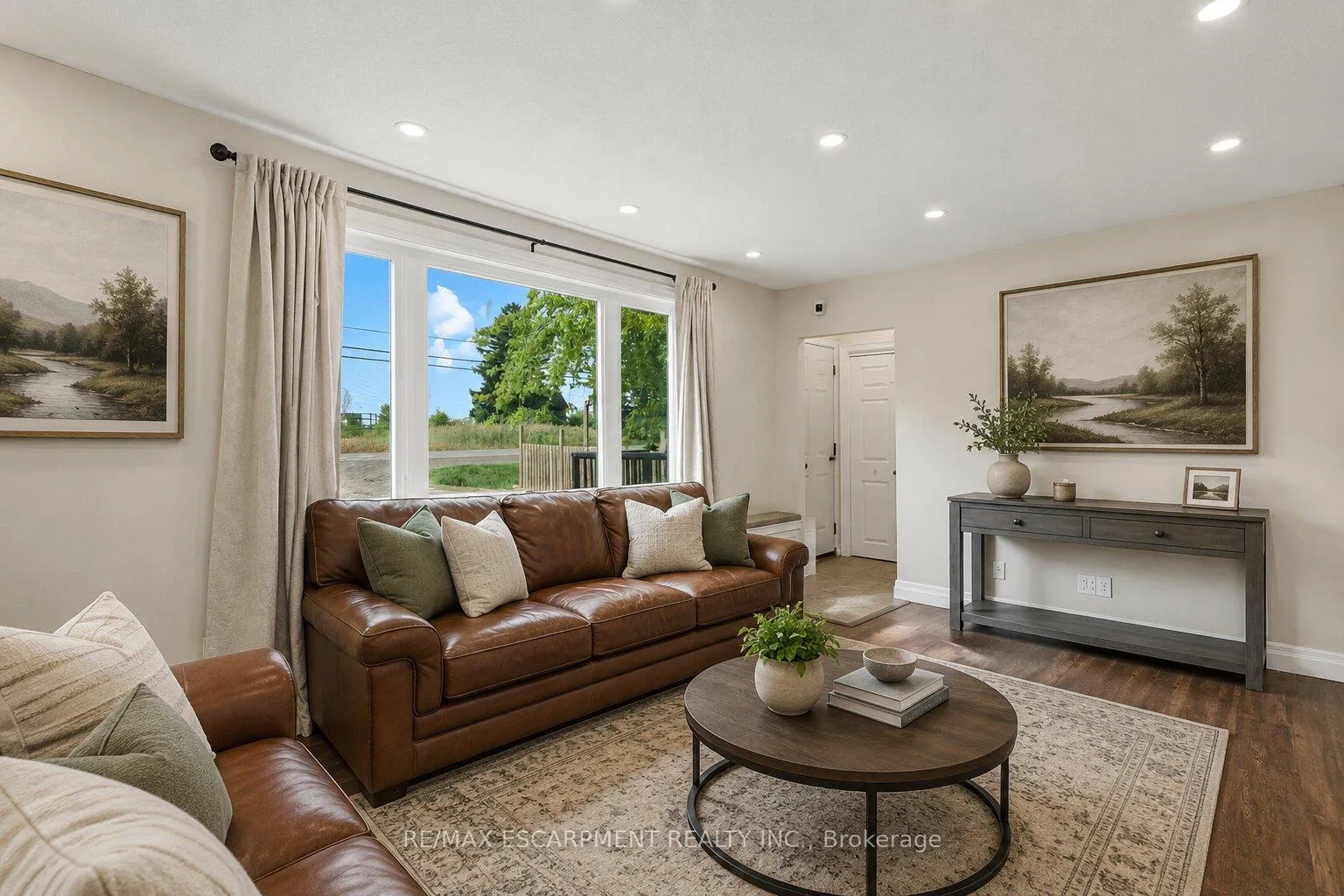 Photo 4 of 293 #20 Regional Road, Hamilton, Rural Glanbrook — HOMEH