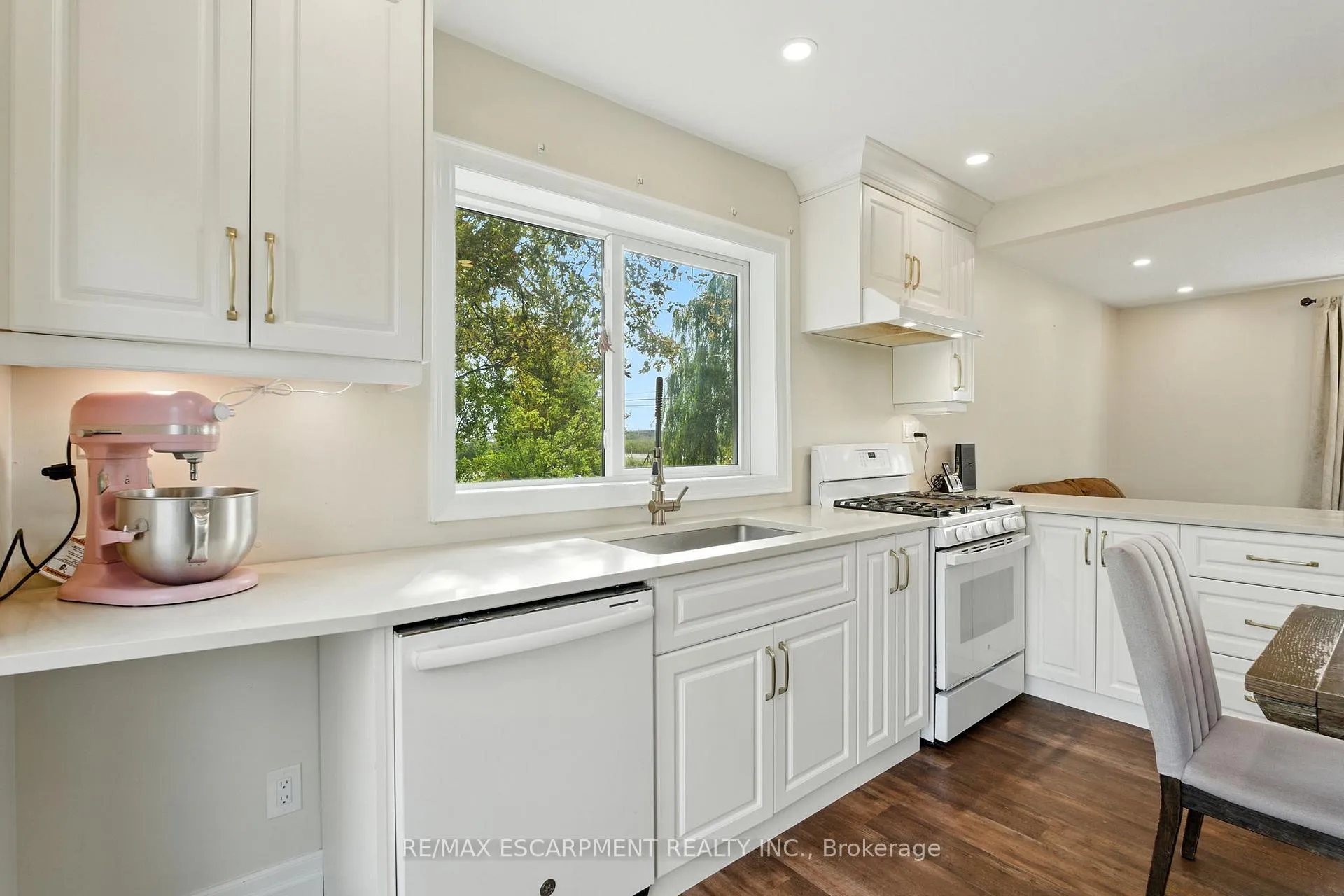 Photo 10 of 293 #20 Regional Road, Hamilton, Rural Glanbrook — HOMEH