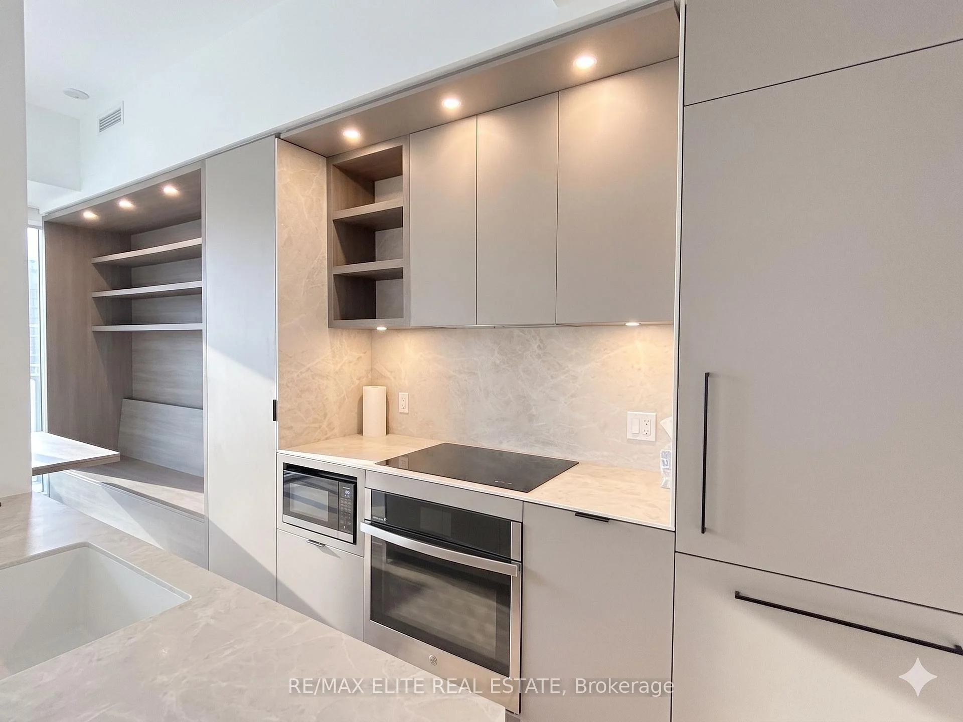 Photo 5 of Unit TH10, 55 Charles Street E, Toronto, Church-Yonge Corridor — HOMEH