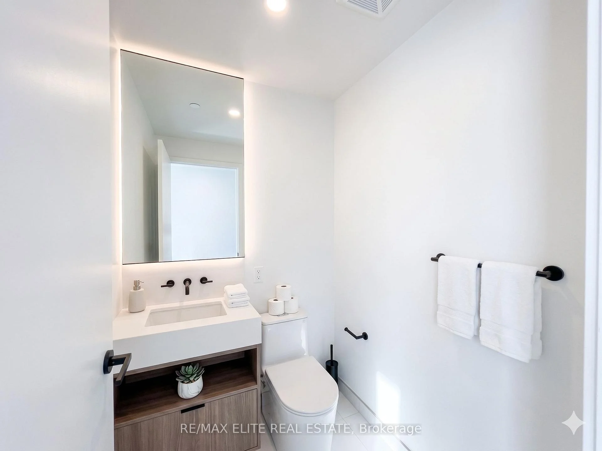 Photo 8 of Unit TH10, 55 Charles Street E, Toronto, Church-Yonge Corridor — HOMEH