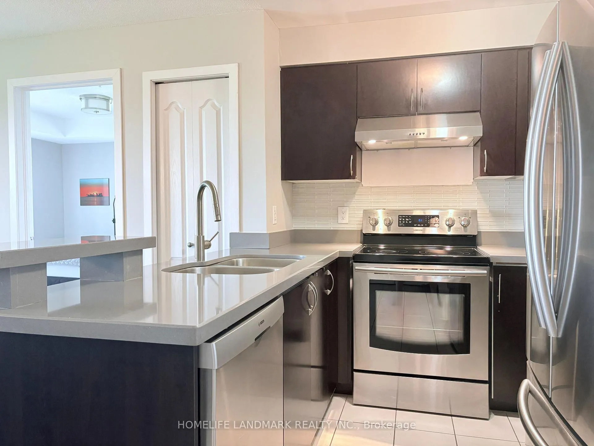 Photo 3 of Unit 2310, 6 Dayspring Circle, Brampton, Goreway Drive Corridor — HOMEH