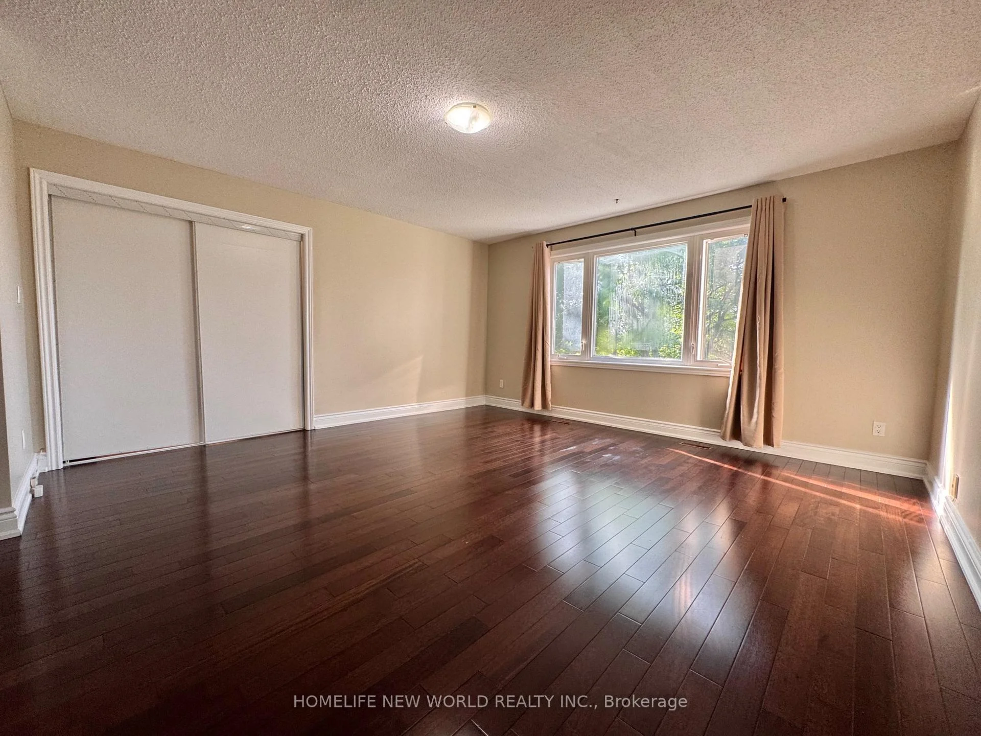 Photo 7 of 24 Kemsing Court, Markham, Milliken Mills West — HOMEH